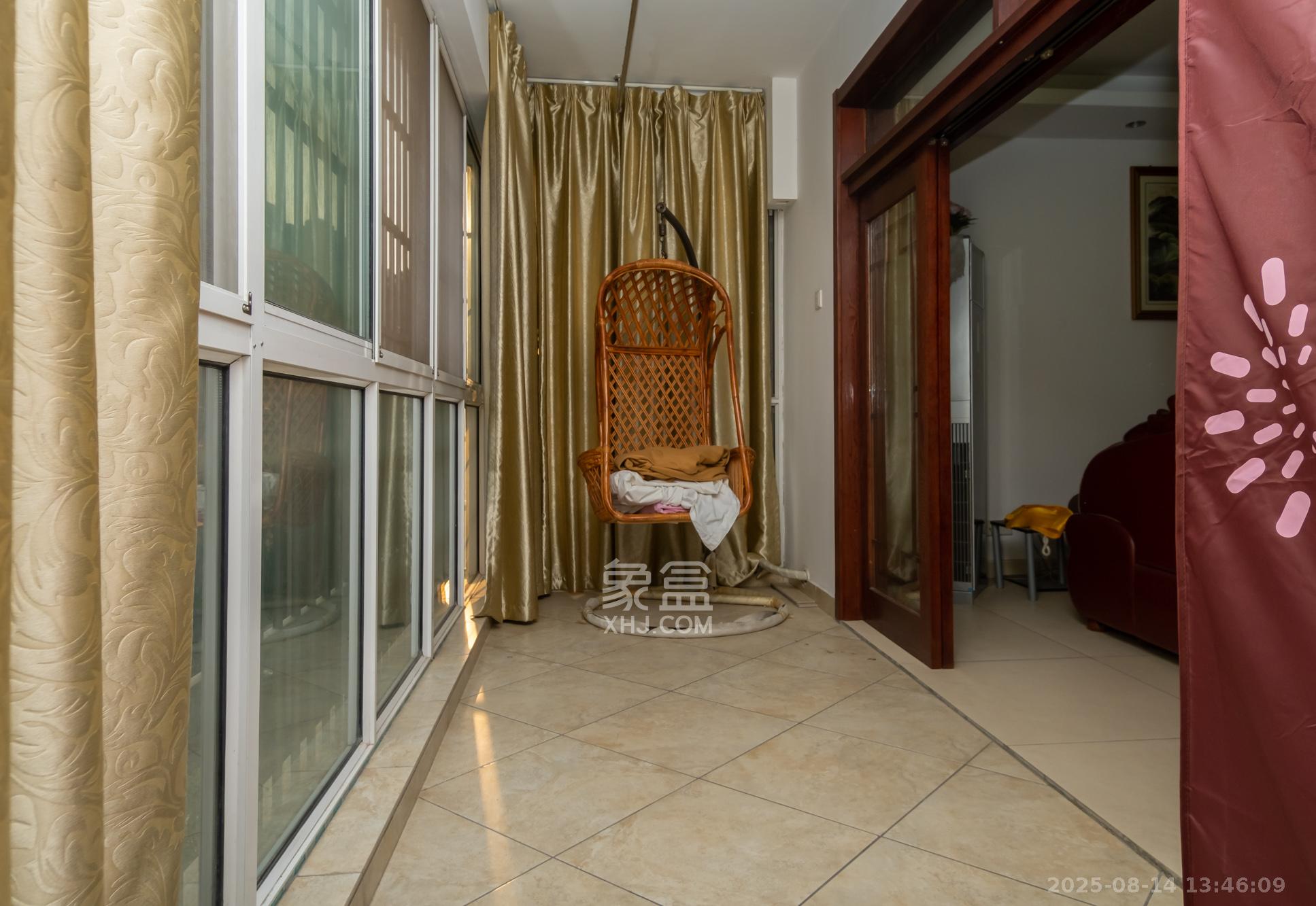 长丰星城 5室2厅1卫 145.0万 长丰星城 5室2厅1卫 145.0万阳台