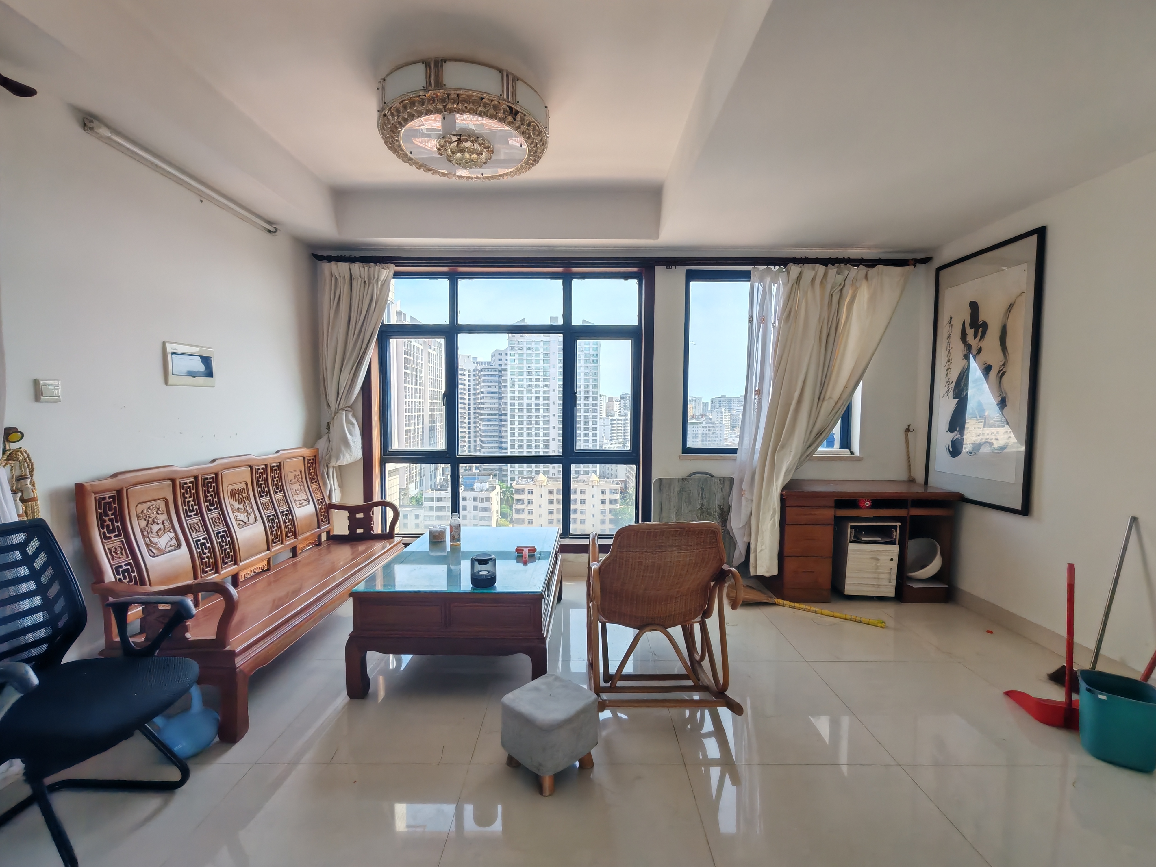 中洋花苑 4室2厅1卫 4000.0元/月 中洋花苑 4室2厅1卫 4000.0元/月室内图