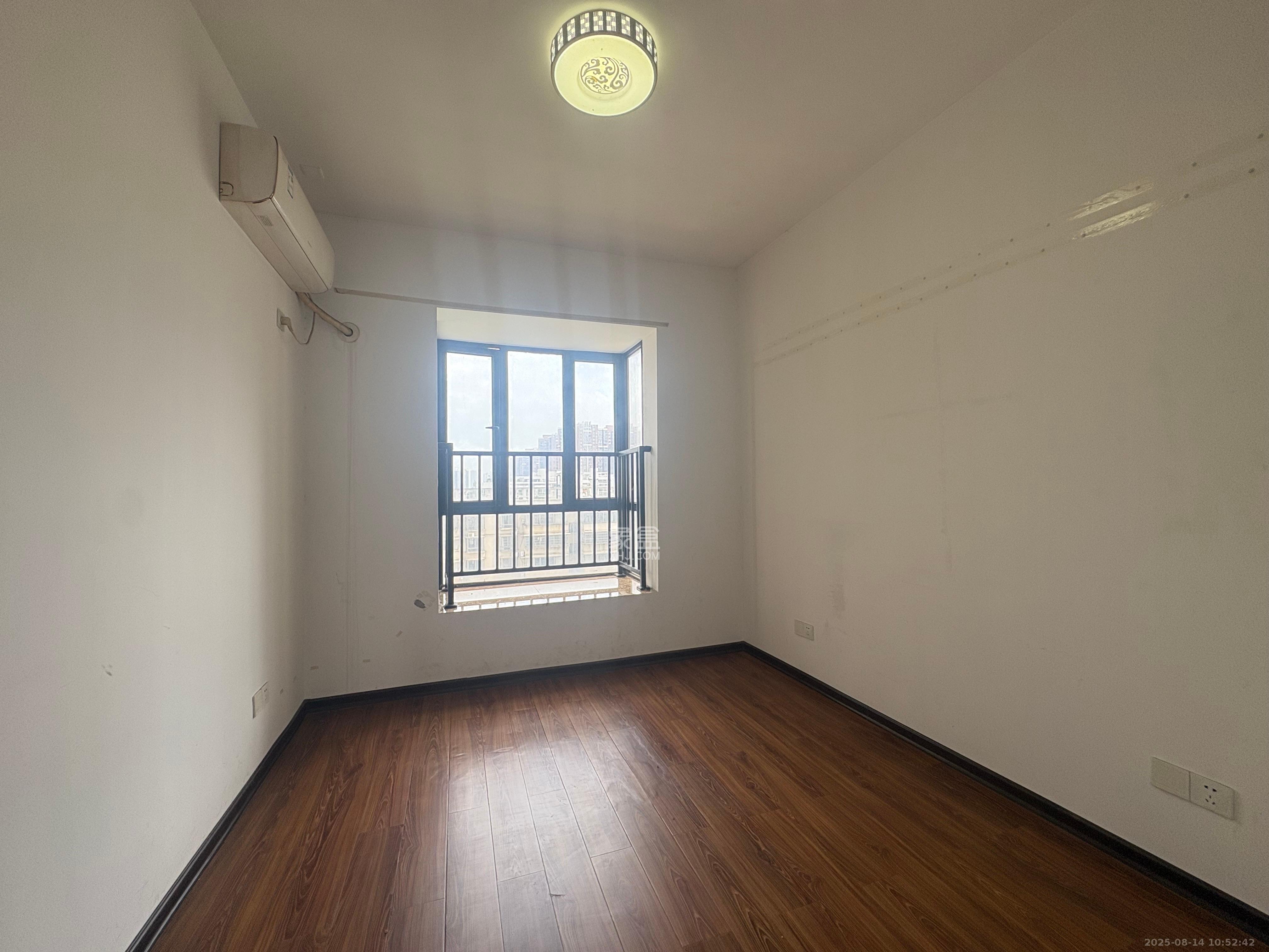 96301部队小区  1室2厅2卫   2480.00元/月室内图