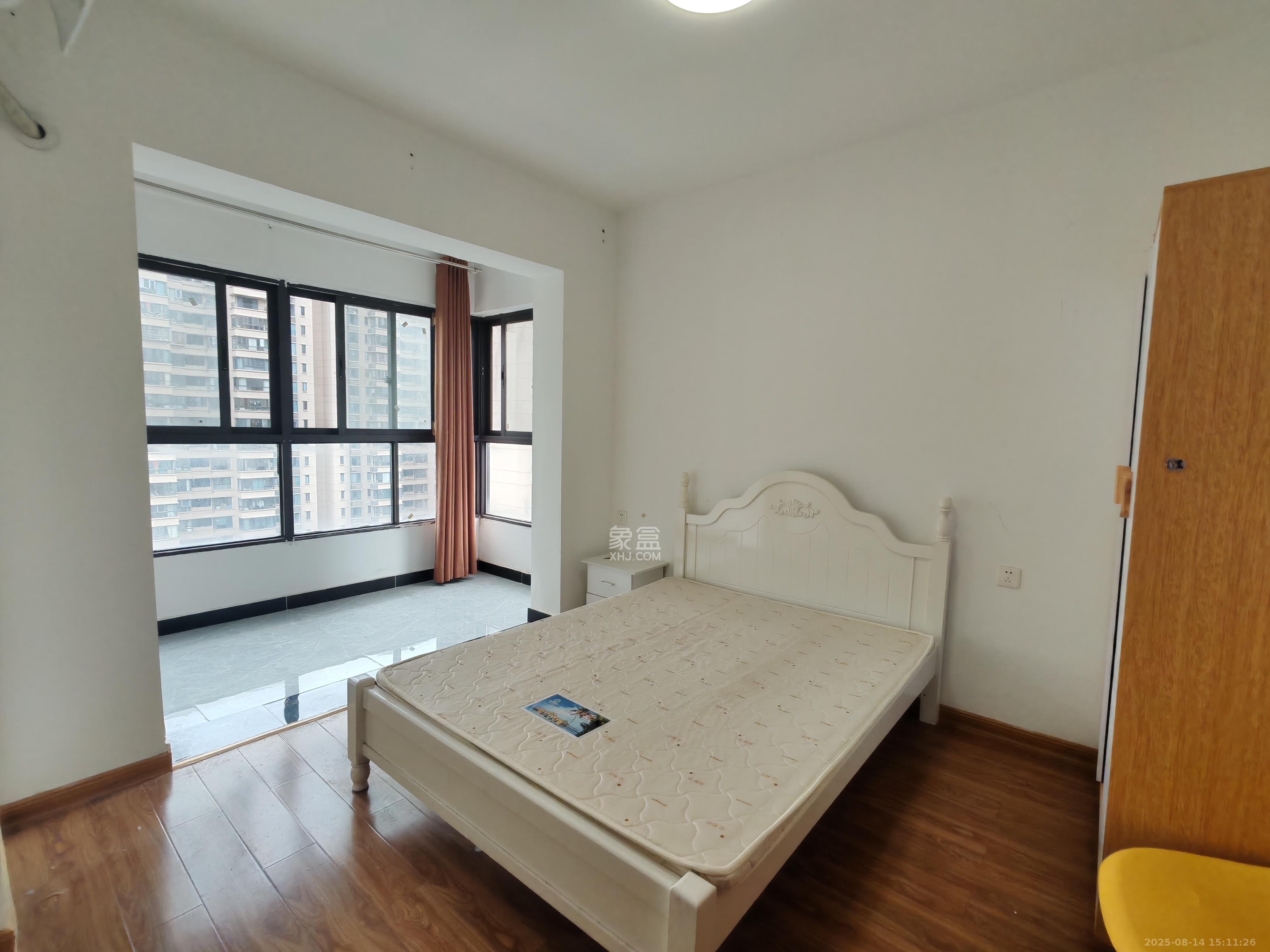 新新花园 2室2厅1卫 2000.0元/月 新新花园 2室2厅1卫 2000.0元/月室内图