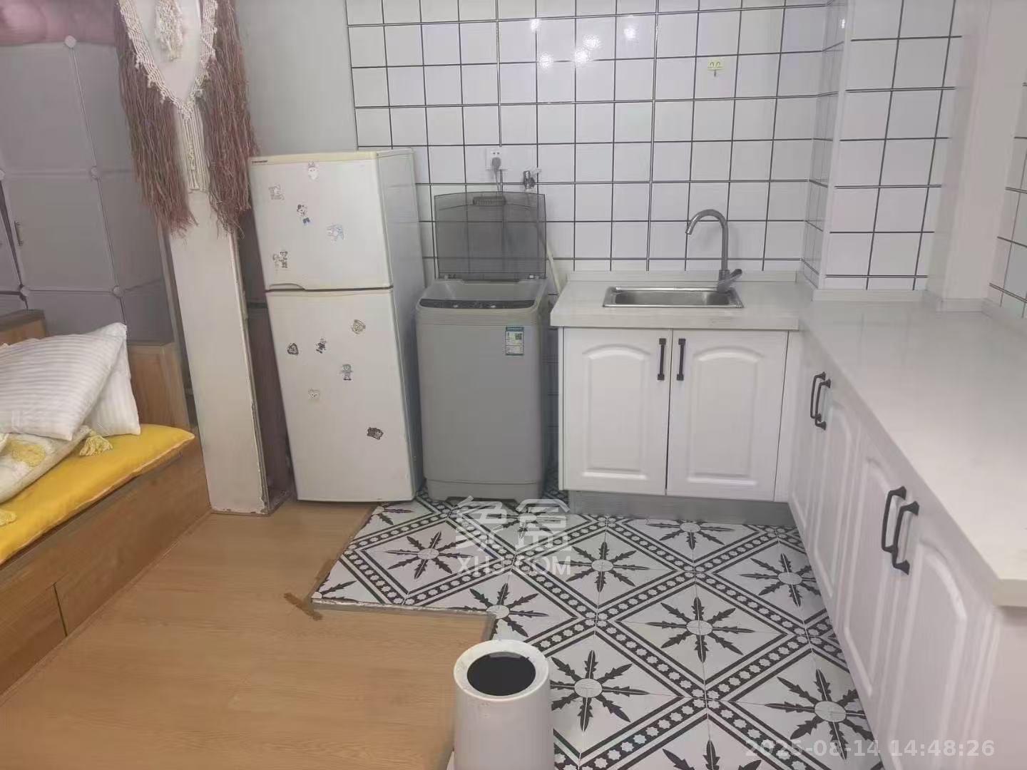 东怡外国（南湖一号)  1室1厅1卫    1700.0元/月室内图