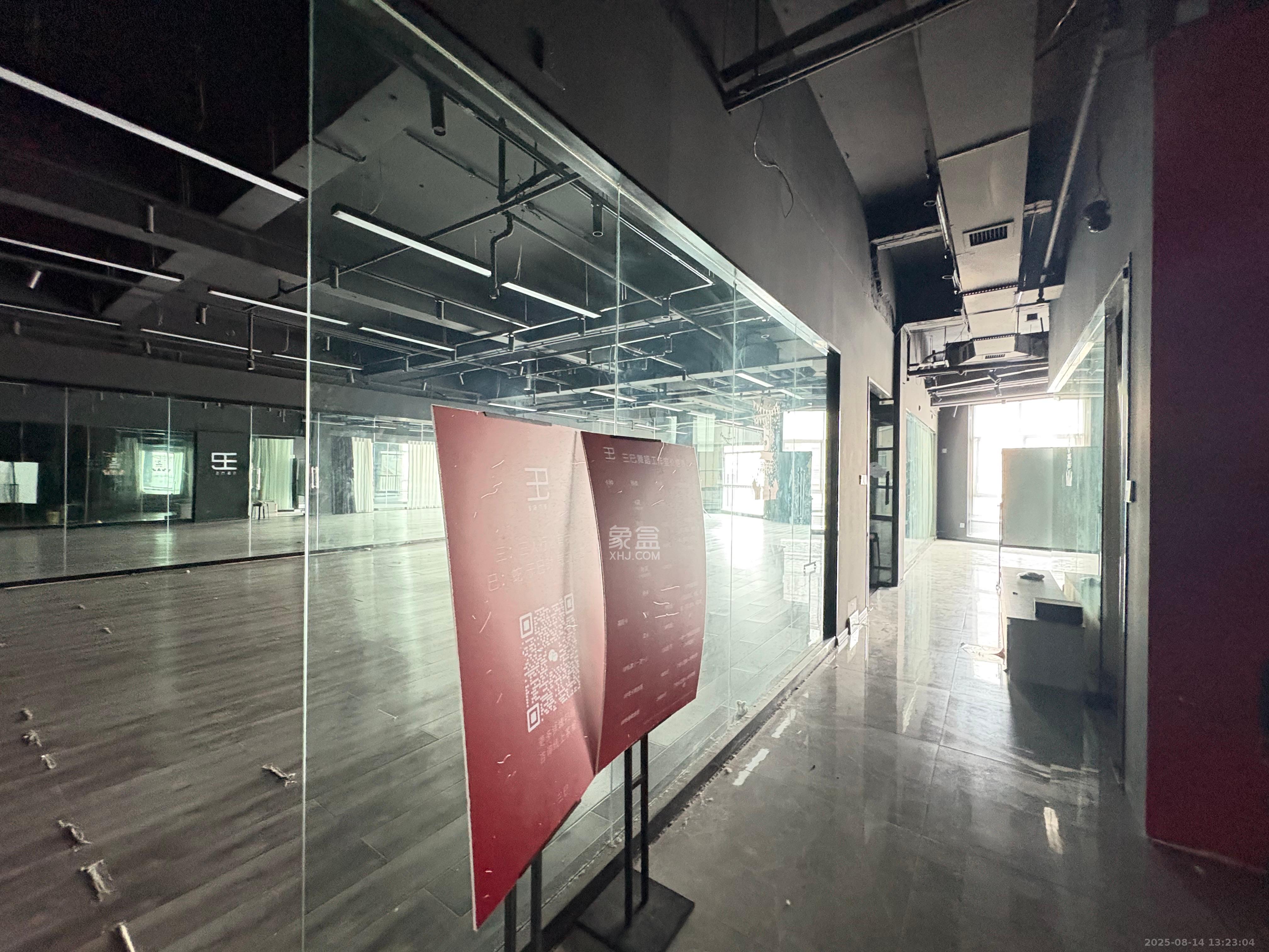 上河国际C区   305.0㎡      12000.0元/月室内图