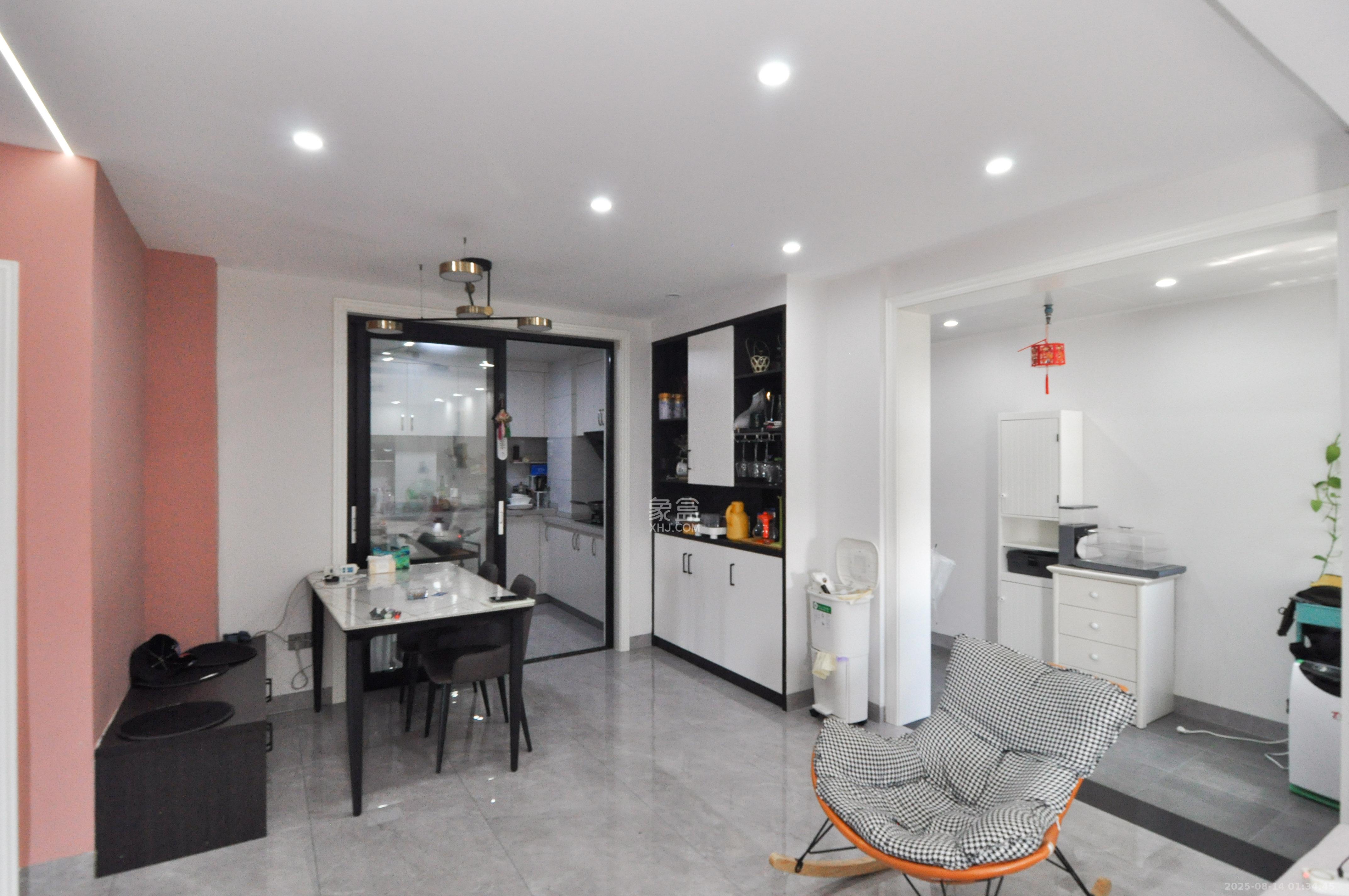 谋房博客(博客天街)  3室2厅2卫    108.0万其他