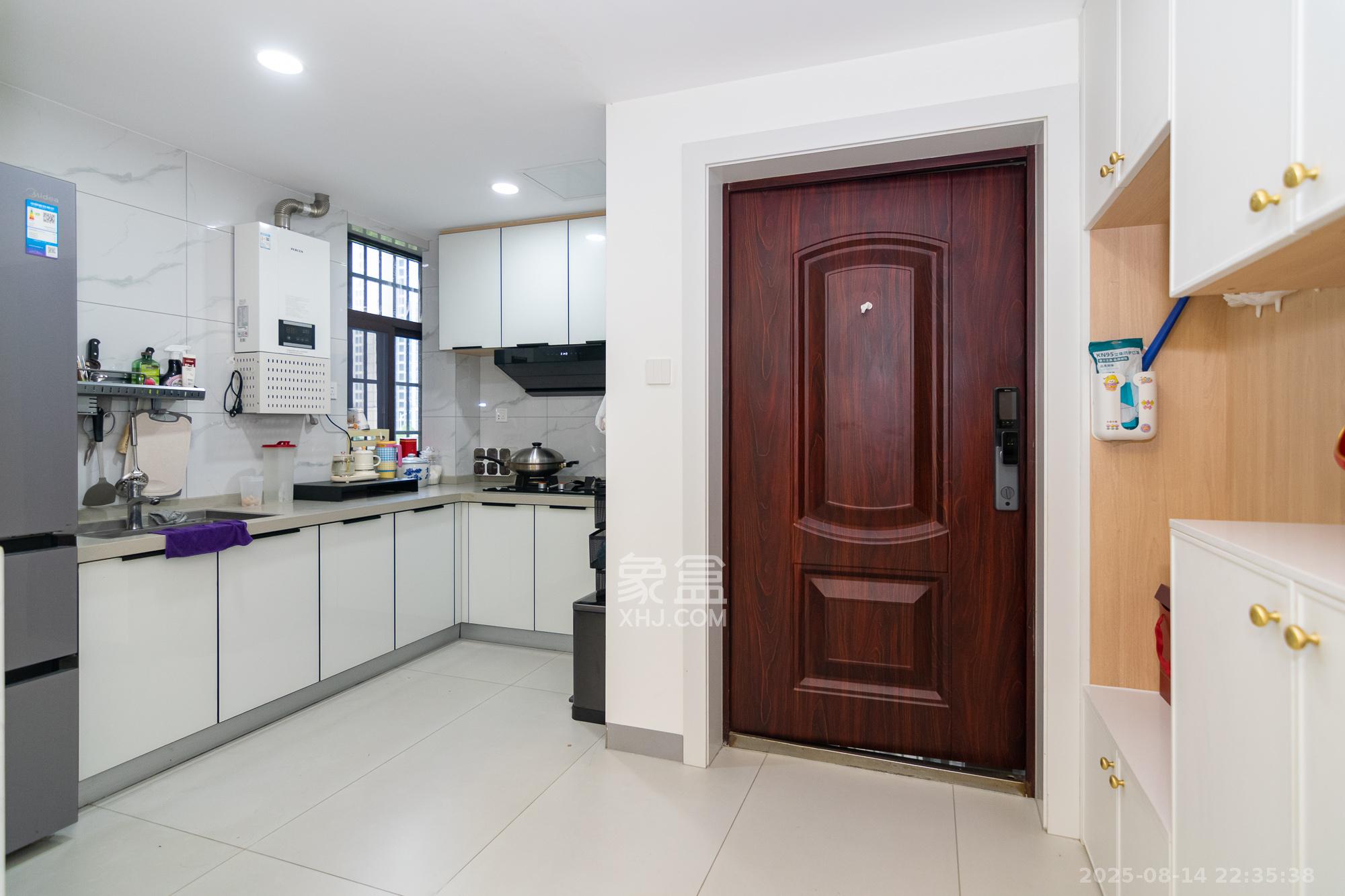 长郡旁牛津街(瑞凯滨江雅苑) 3室2厅2卫 88.0万 长郡旁牛津街(瑞凯滨江雅苑) 3室2厅2卫 88.0万其他