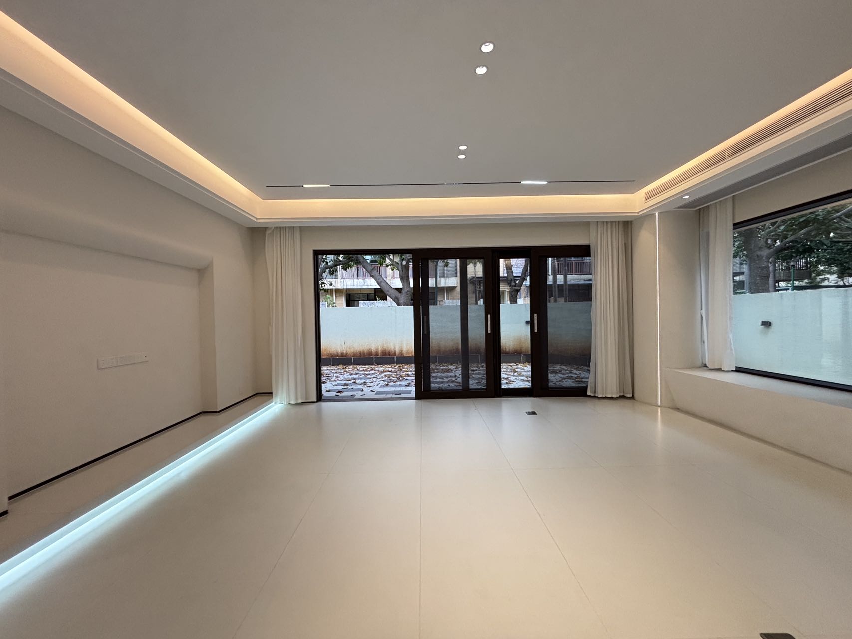 万科浪琴湾  5室3厅4卫    1198.0万 万科浪琴湾  5室3厅4卫    1198.0万室内图