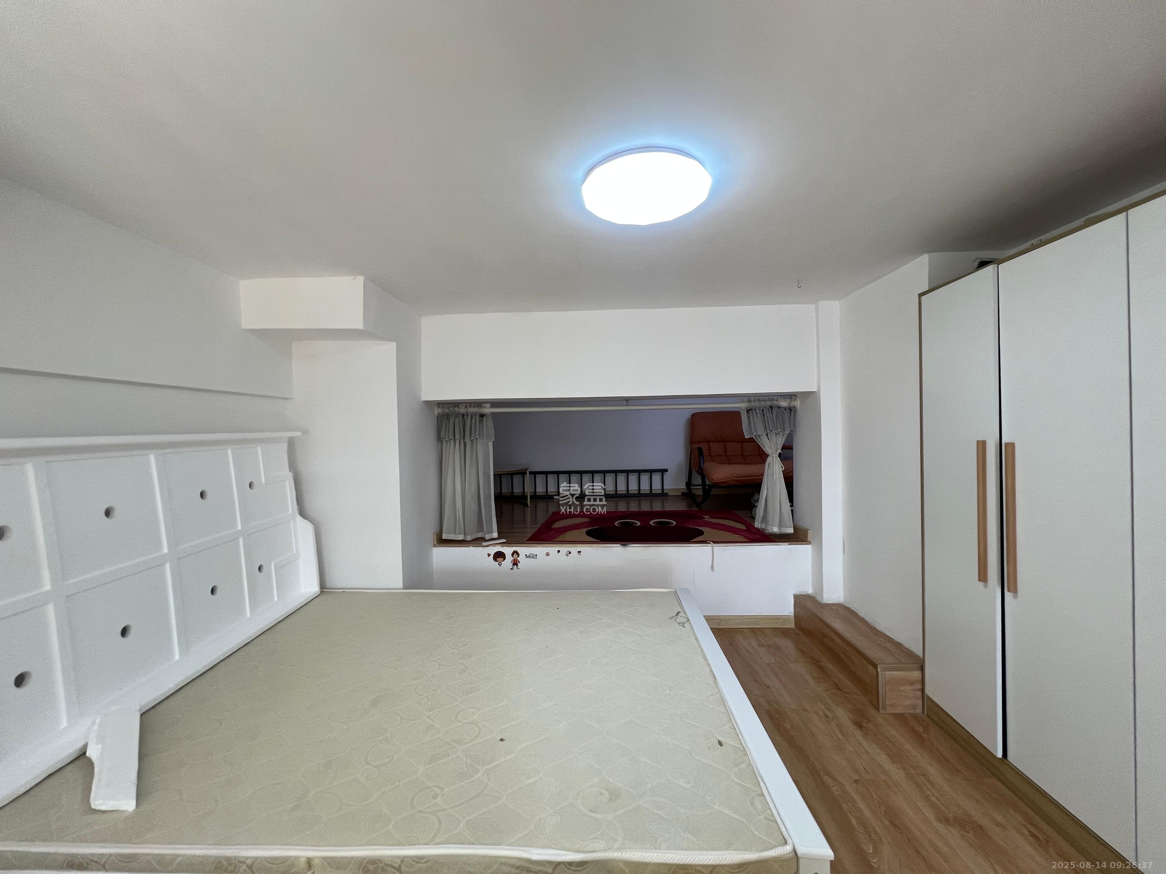 藏珑湖上公馆 1室1厅1卫 2500.0元/月 藏珑湖上公馆 1室1厅1卫 2500.0元/月室内图