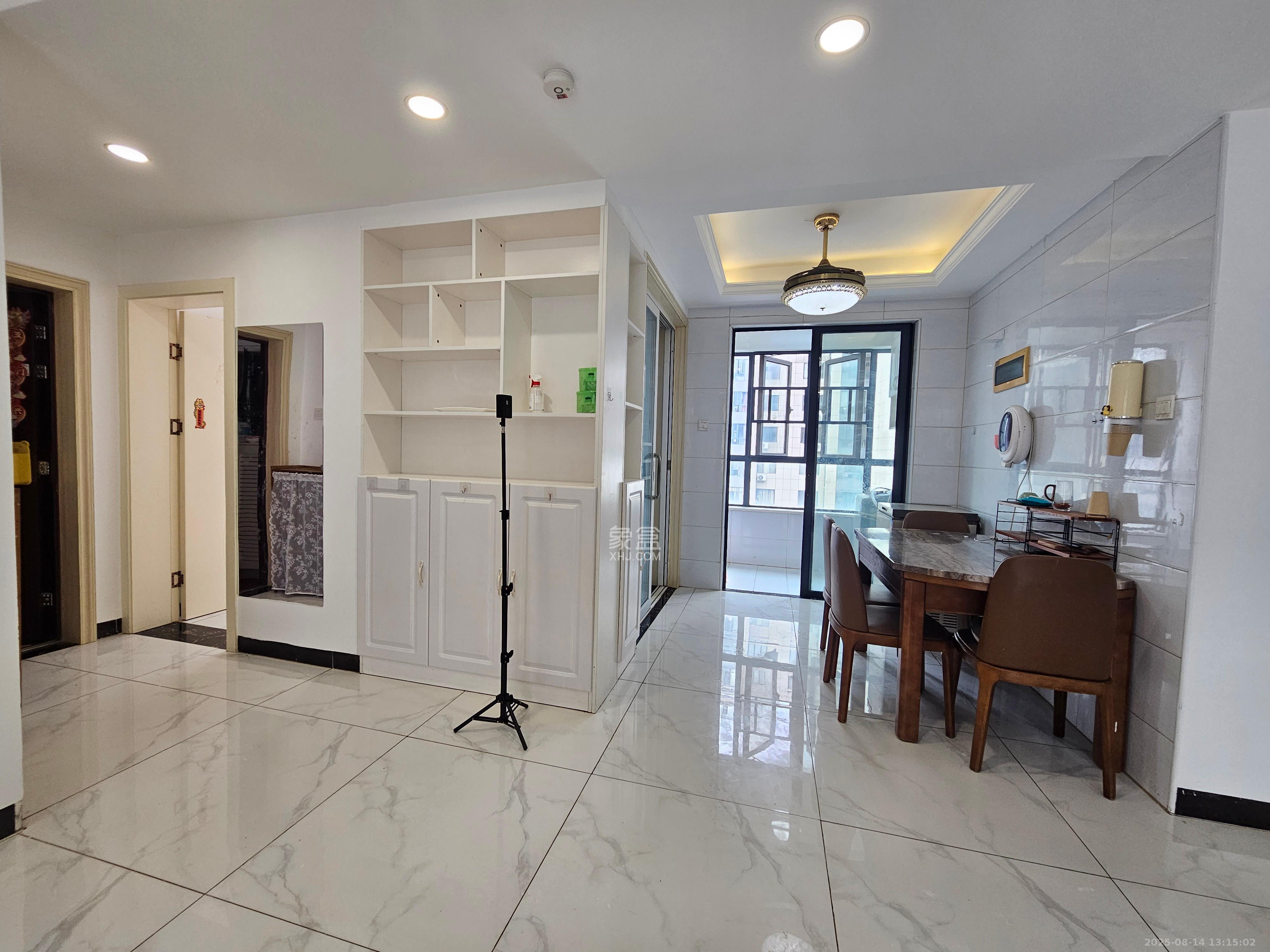 中国铁建梅溪青秀一期  3室2厅1卫    2700.0元/月室内图