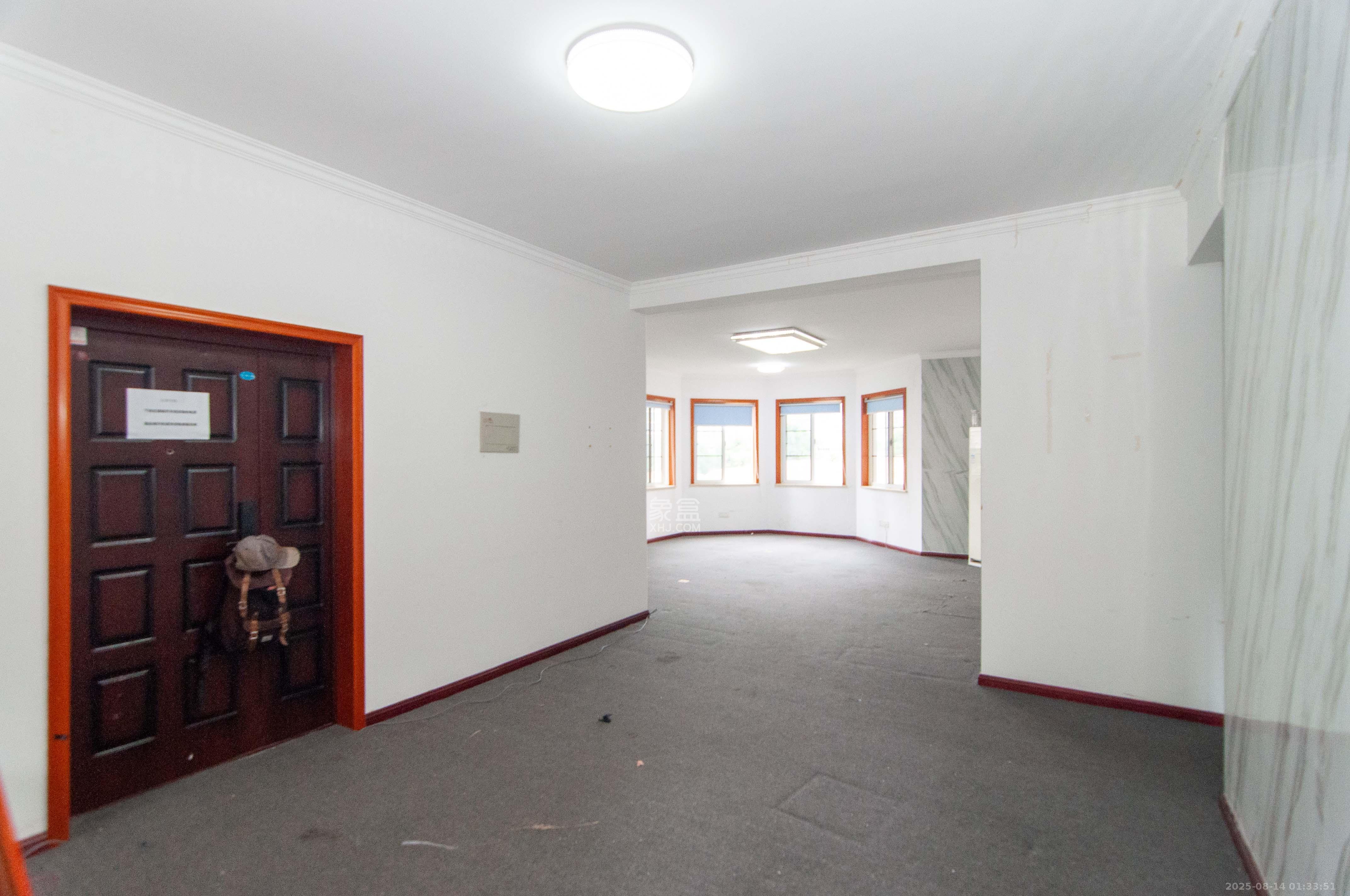 沁园春御院 4室2厅1卫 199.99万 沁园春御院 4室2厅1卫 199.99万其他