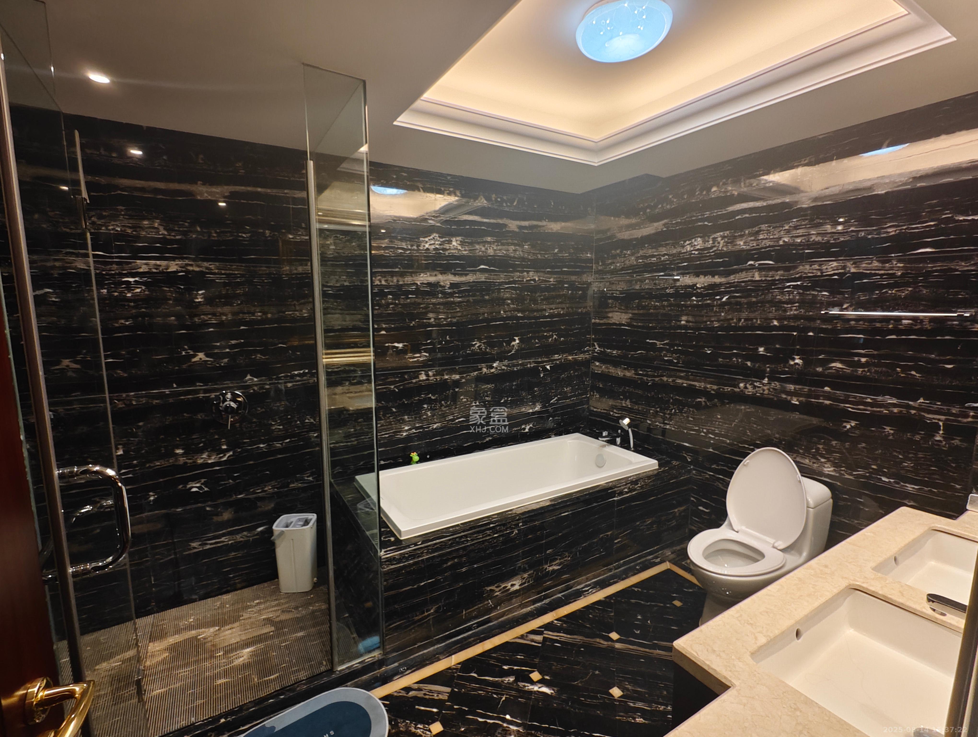 运达中央广场一、二期  3室2厅3卫    10000.0元/月室内图