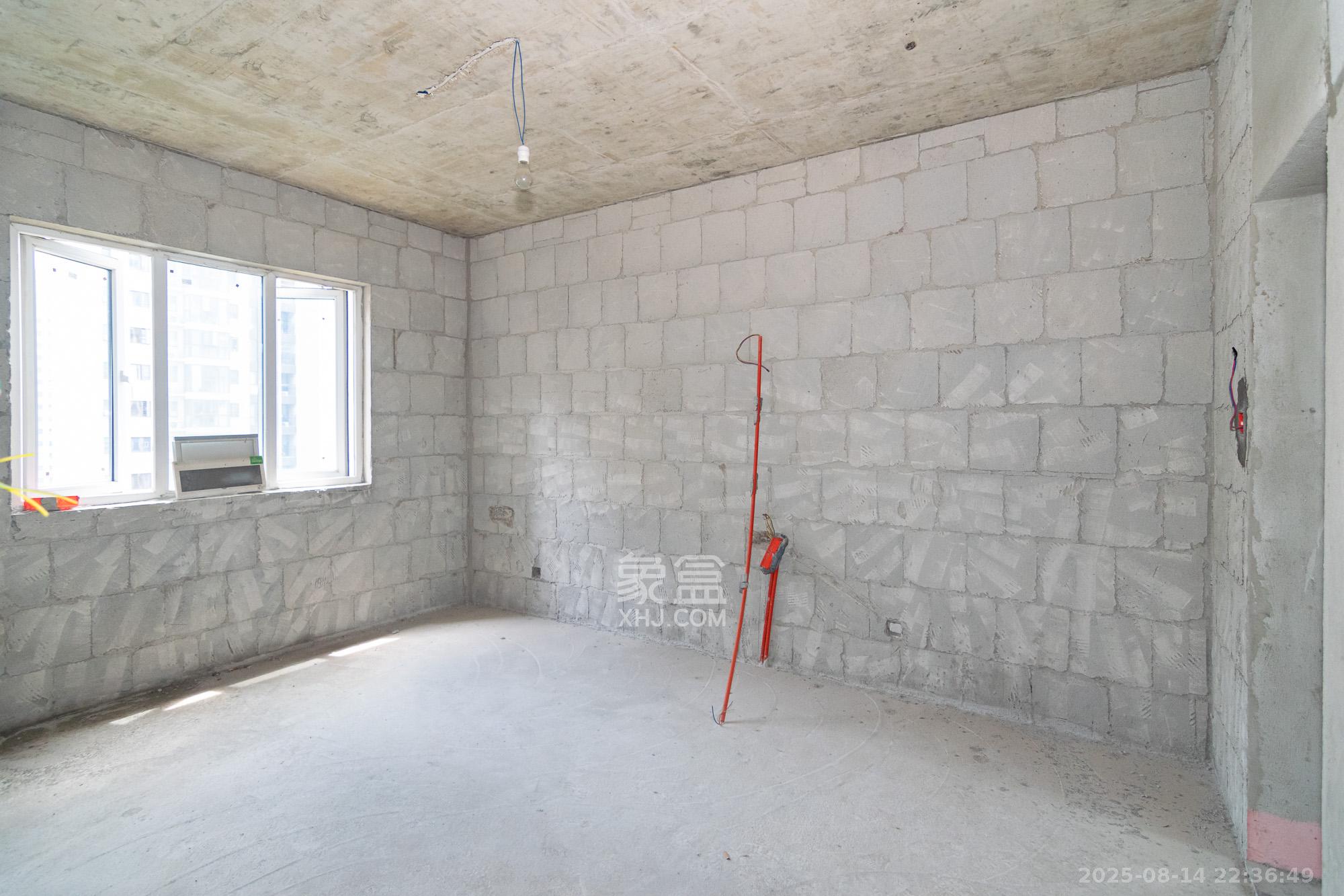 新华联梦想城  4室2厅2卫    85.0万 新华联梦想城  4室2厅2卫    85.0万卧室