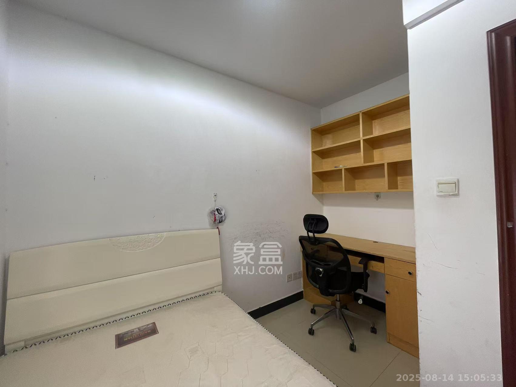 东玺门  3室2厅1卫   2400.00元/月室内图