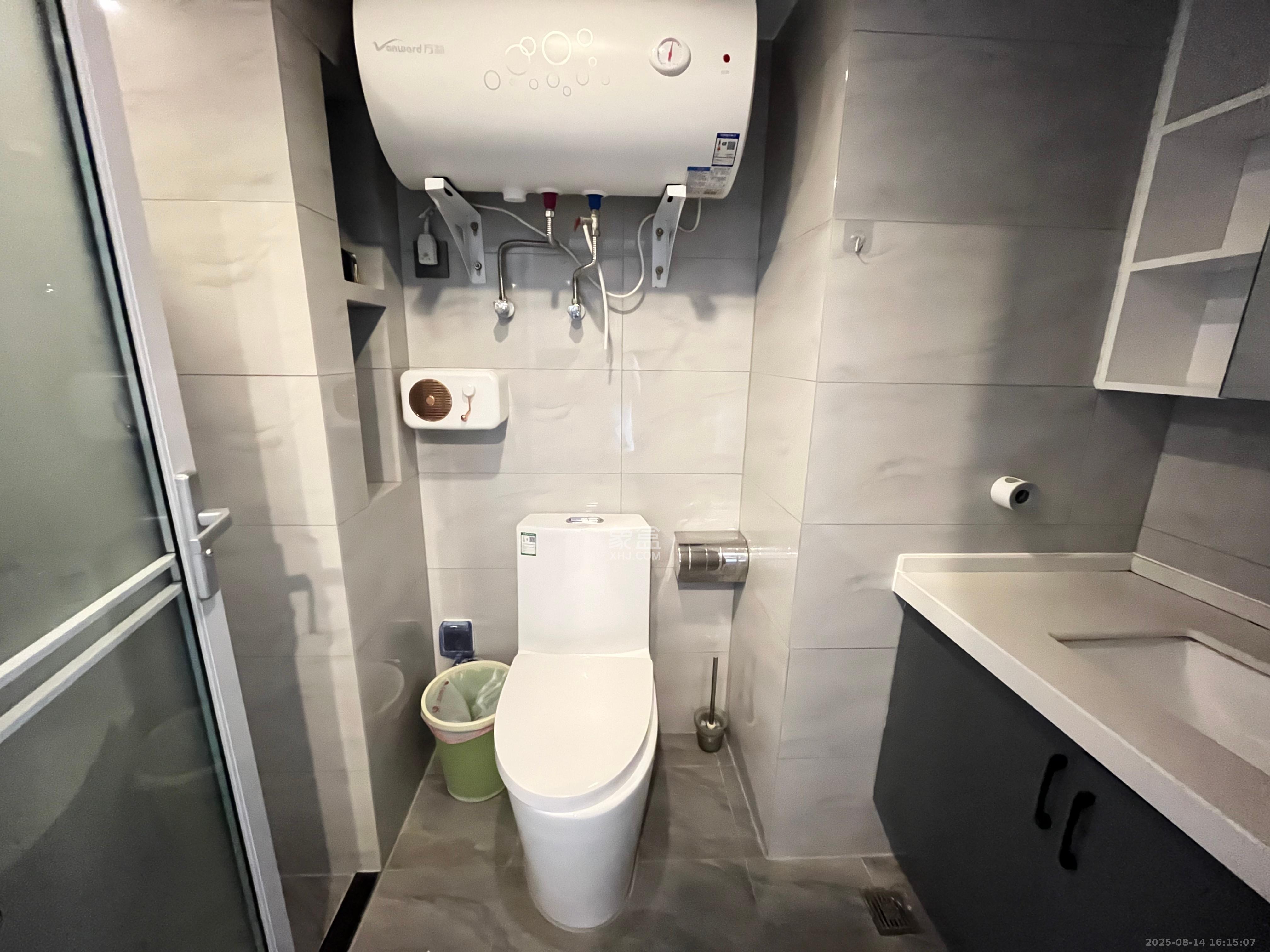 龙湖新壹城 1室1厅1卫 2400.0元/月 龙湖新壹城 1室1厅1卫 2400.0元/月室内图