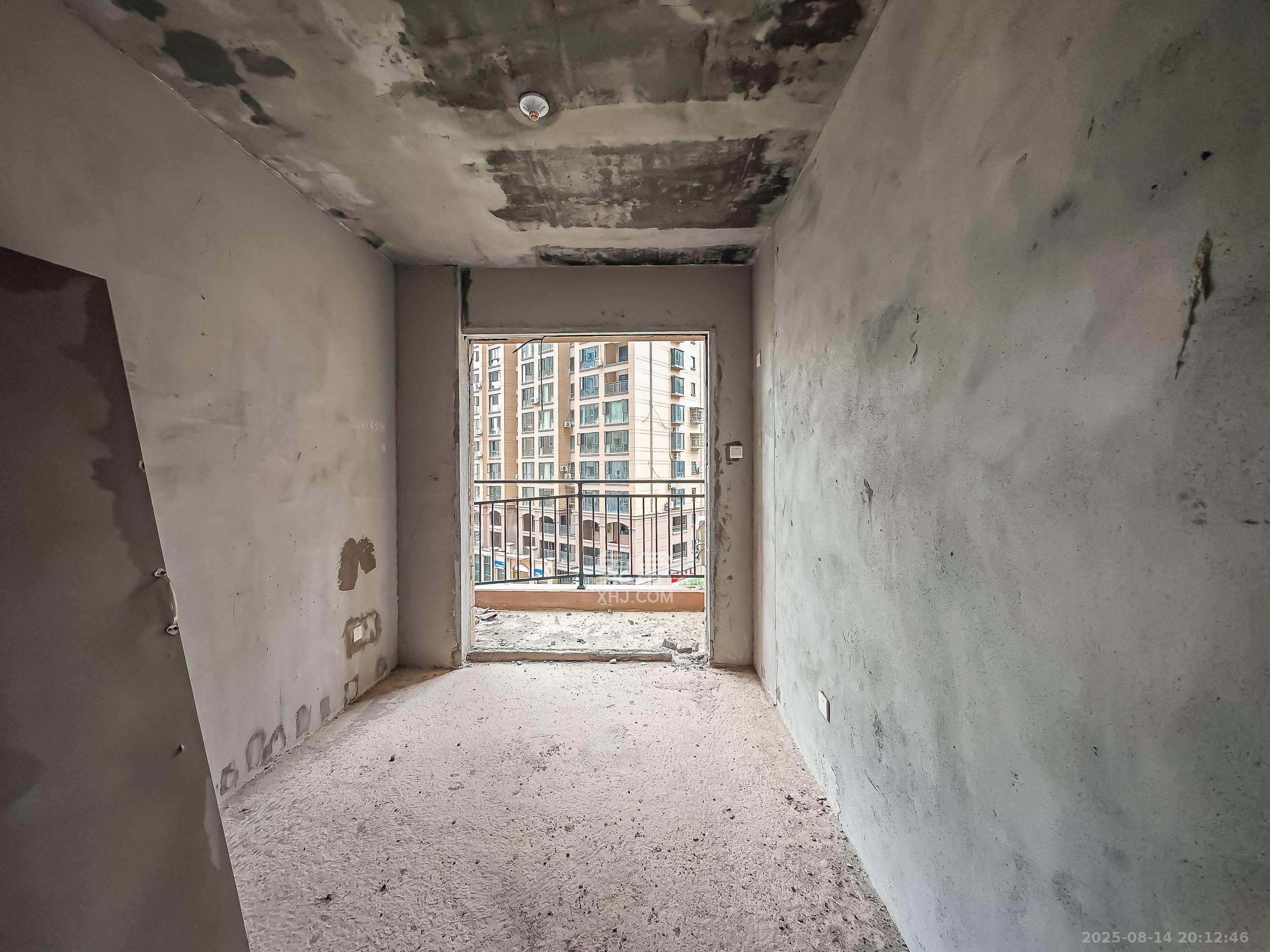 邦盛水岸御园 4室2厅2卫 65.8万 邦盛水岸御园 4室2厅2卫 65.8万卧室