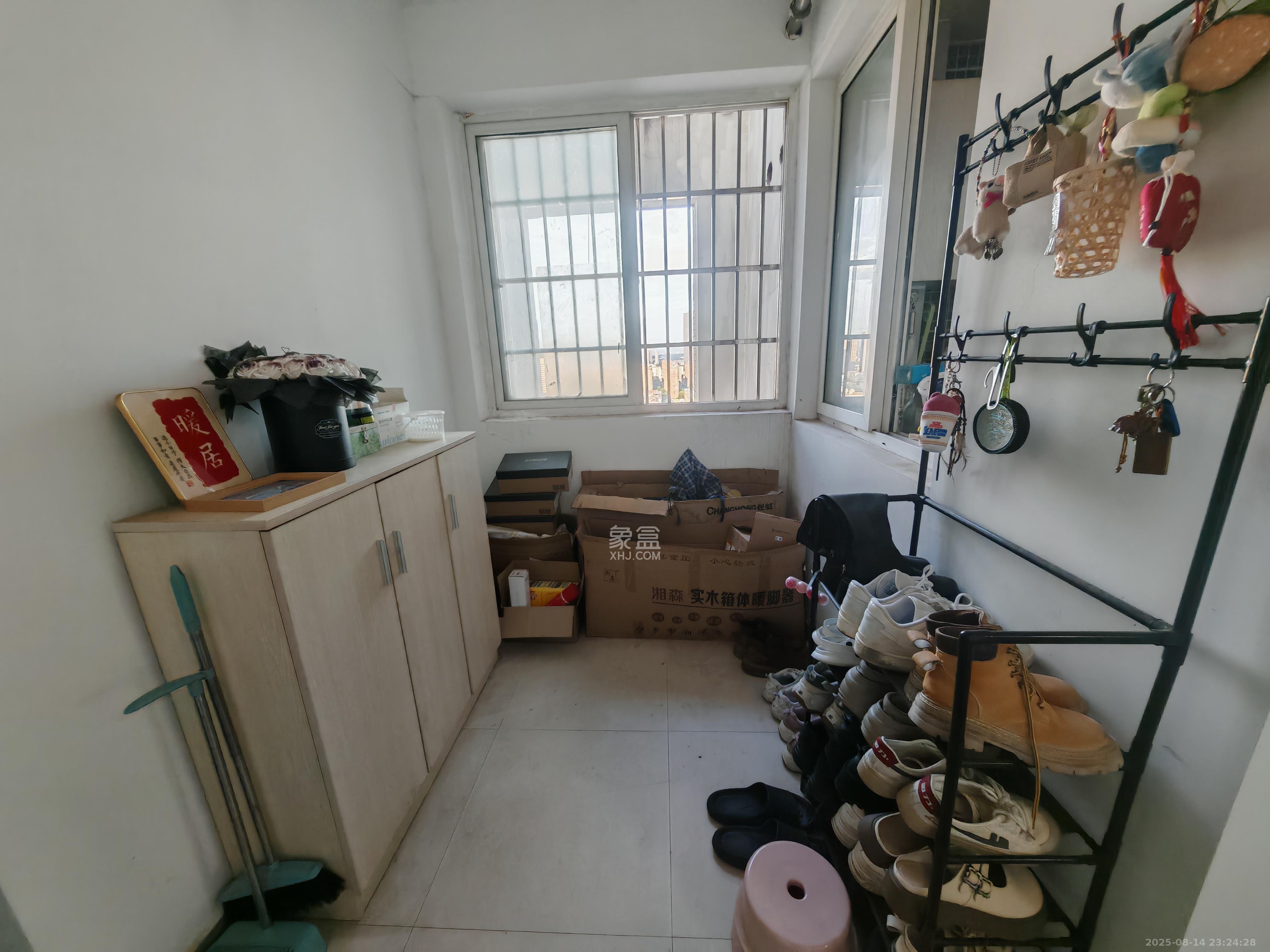 未来蜂巢  2室2厅1卫   1450.00元/月室内图