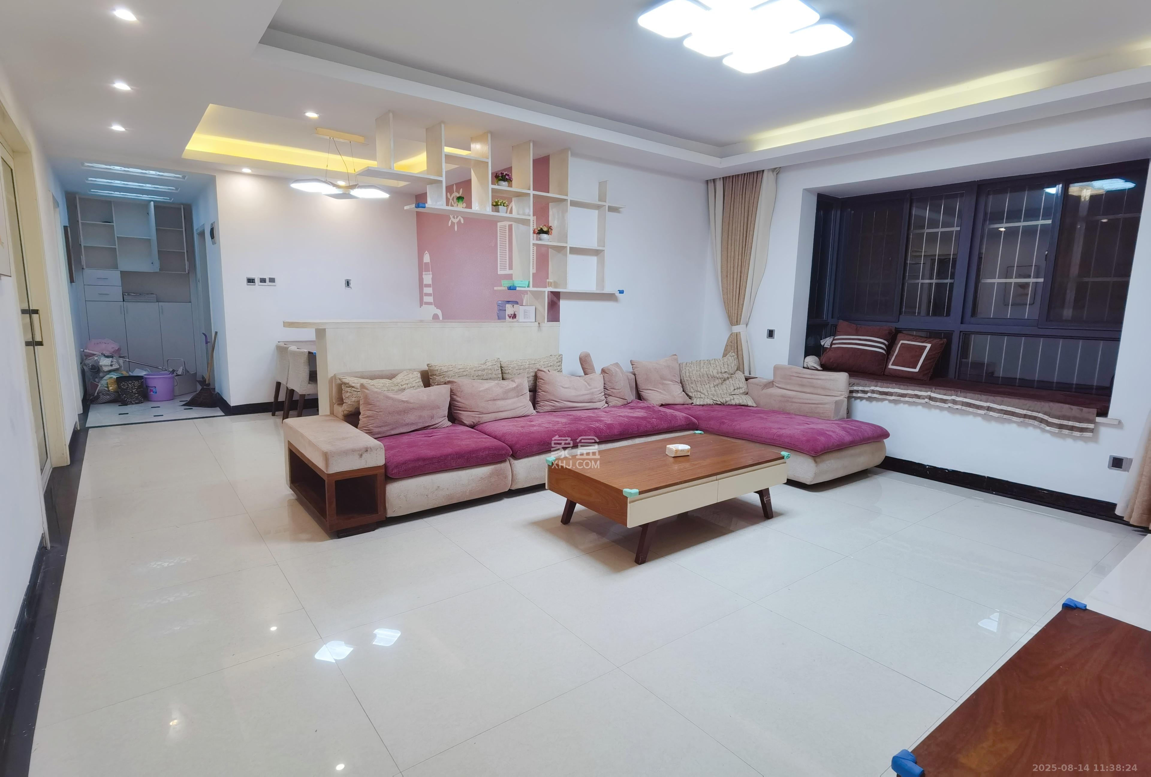 山水嘉园 4室2厅2卫 2100.0元/月 山水嘉园 4室2厅2卫 2100.0元/月室内图