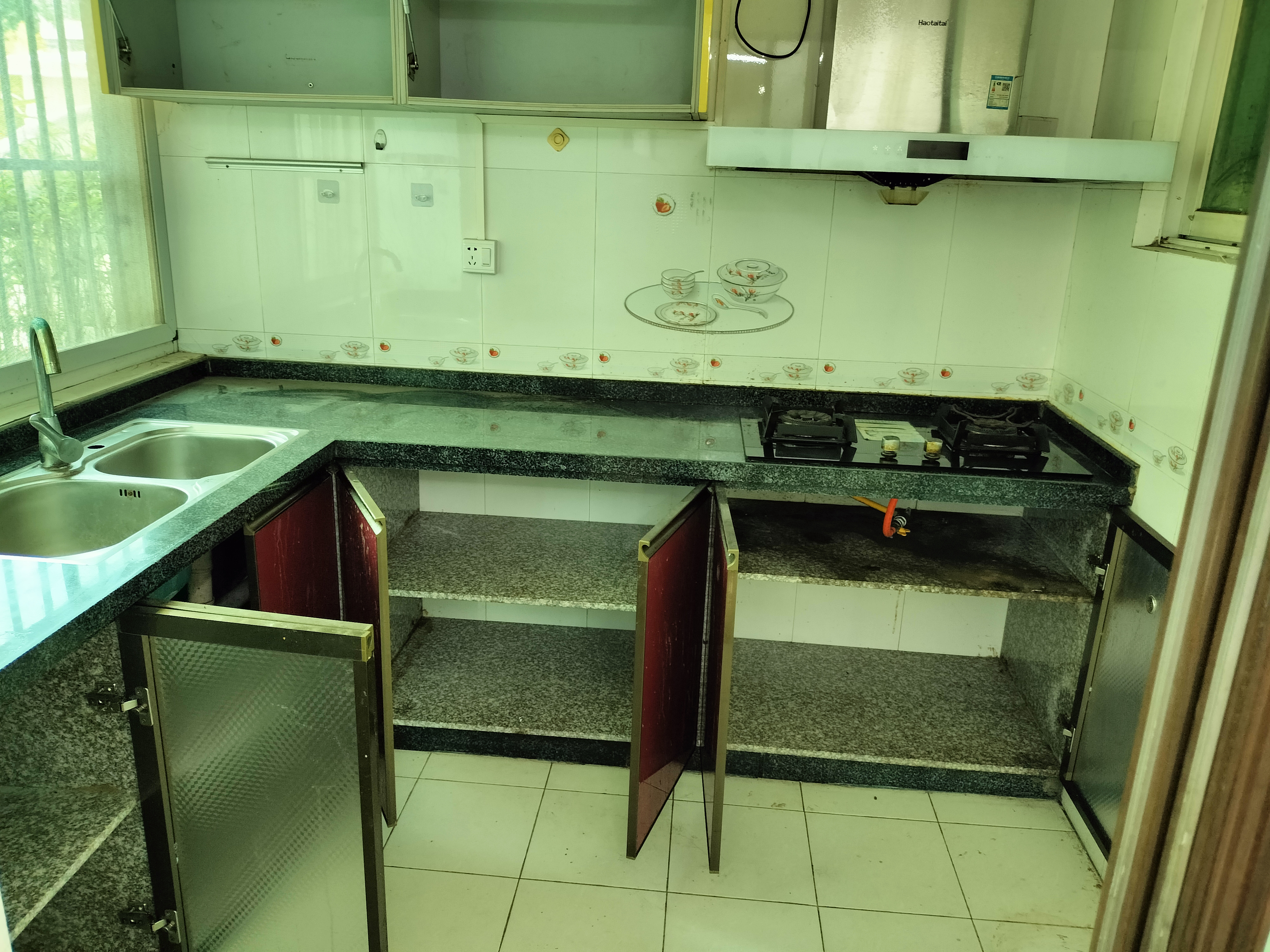 滨江温泉花园 3室2厅2卫 2300.0元/月 滨江温泉花园 3室2厅2卫 2300.0元/月室内图