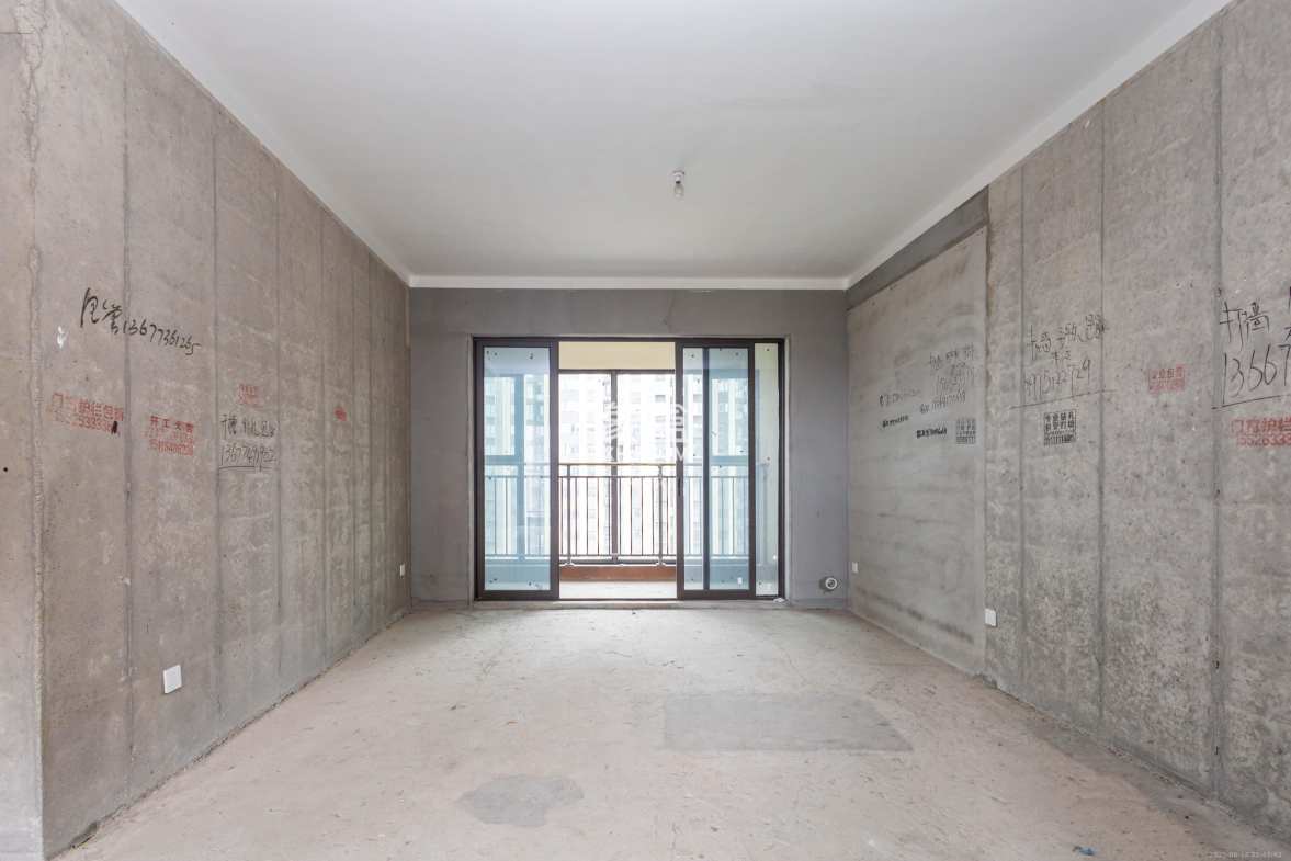 湘域芯城二期  3室2厅2卫    90.0万 湘域芯城二期  3室2厅2卫    90.0万客厅