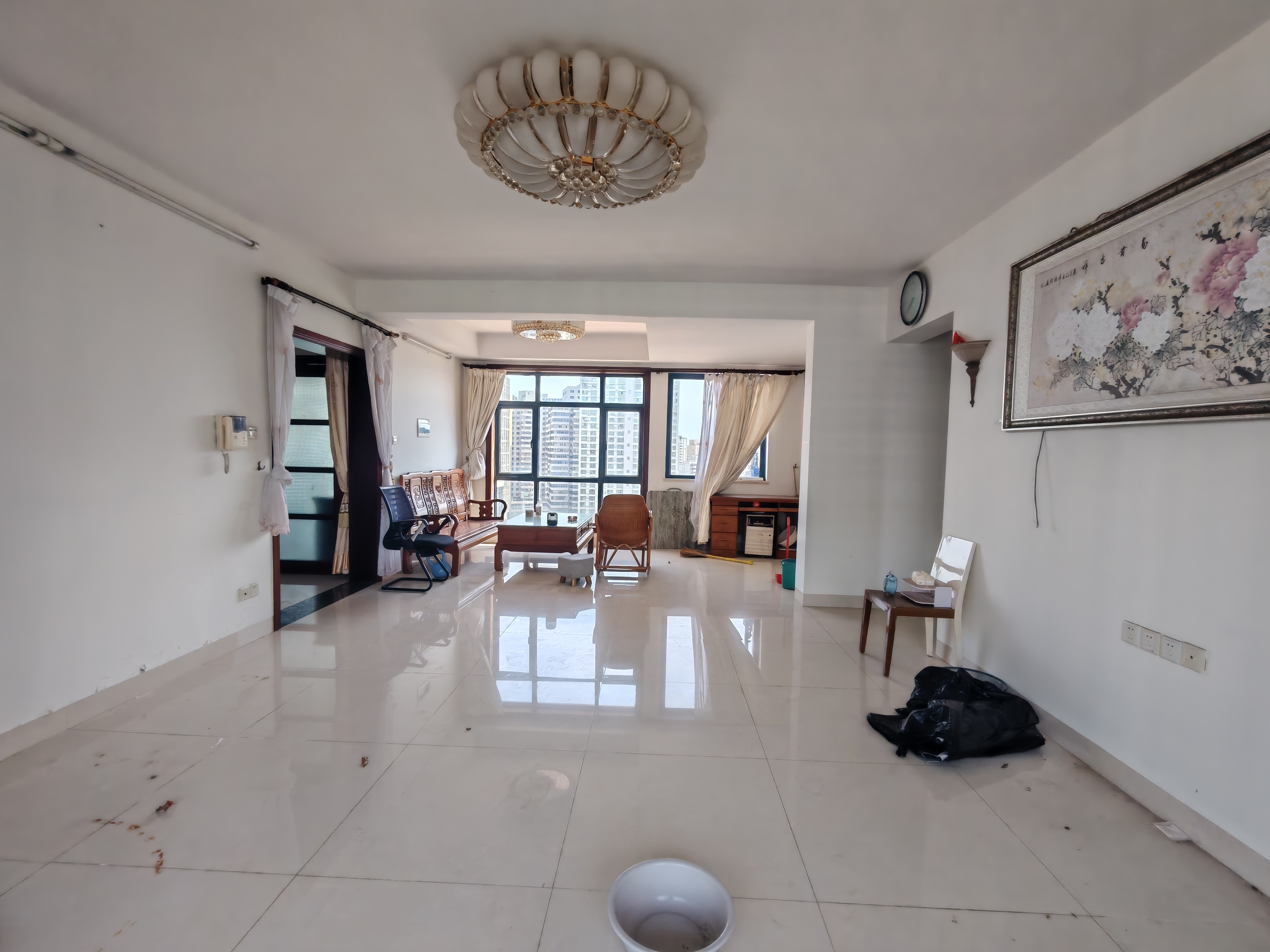 中洋花苑 4室2厅1卫 4000.0元/月 中洋花苑 4室2厅1卫 4000.0元/月室内图