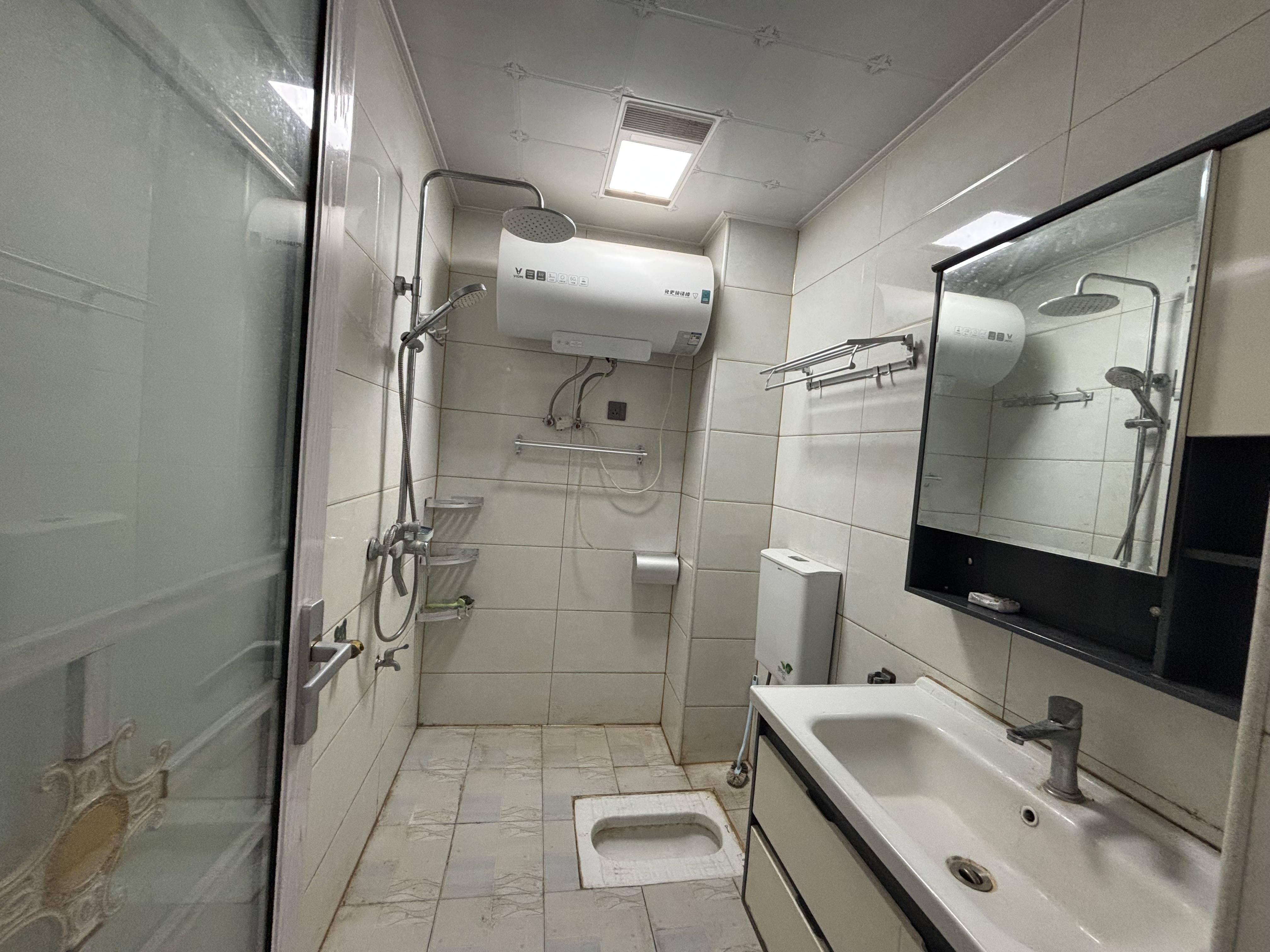 百弘学府城  2室2厅2卫    1200.0元/月室内图