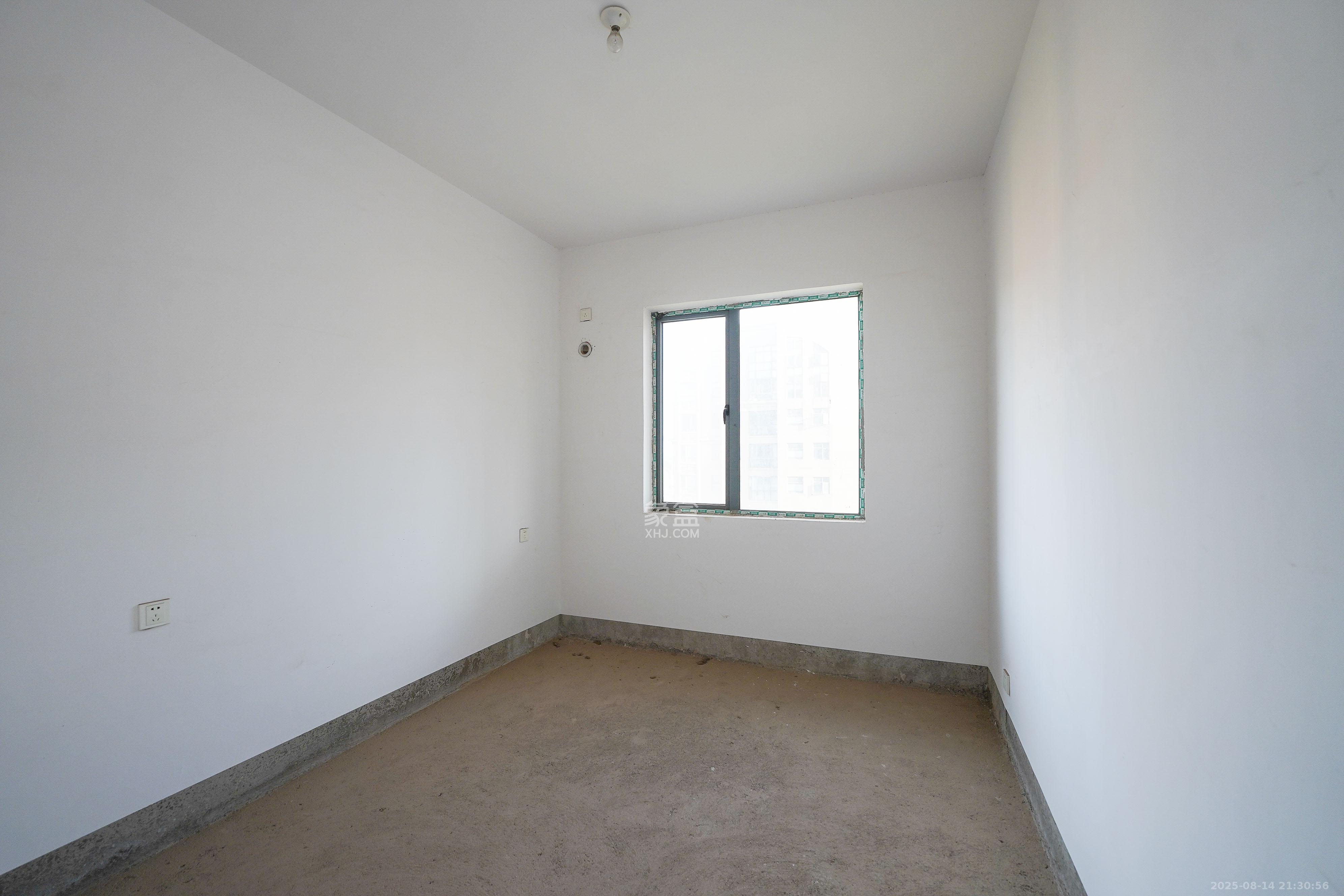 和美星城 4室2厅2卫 130.0万 和美星城 4室2厅2卫 130.0万卧室