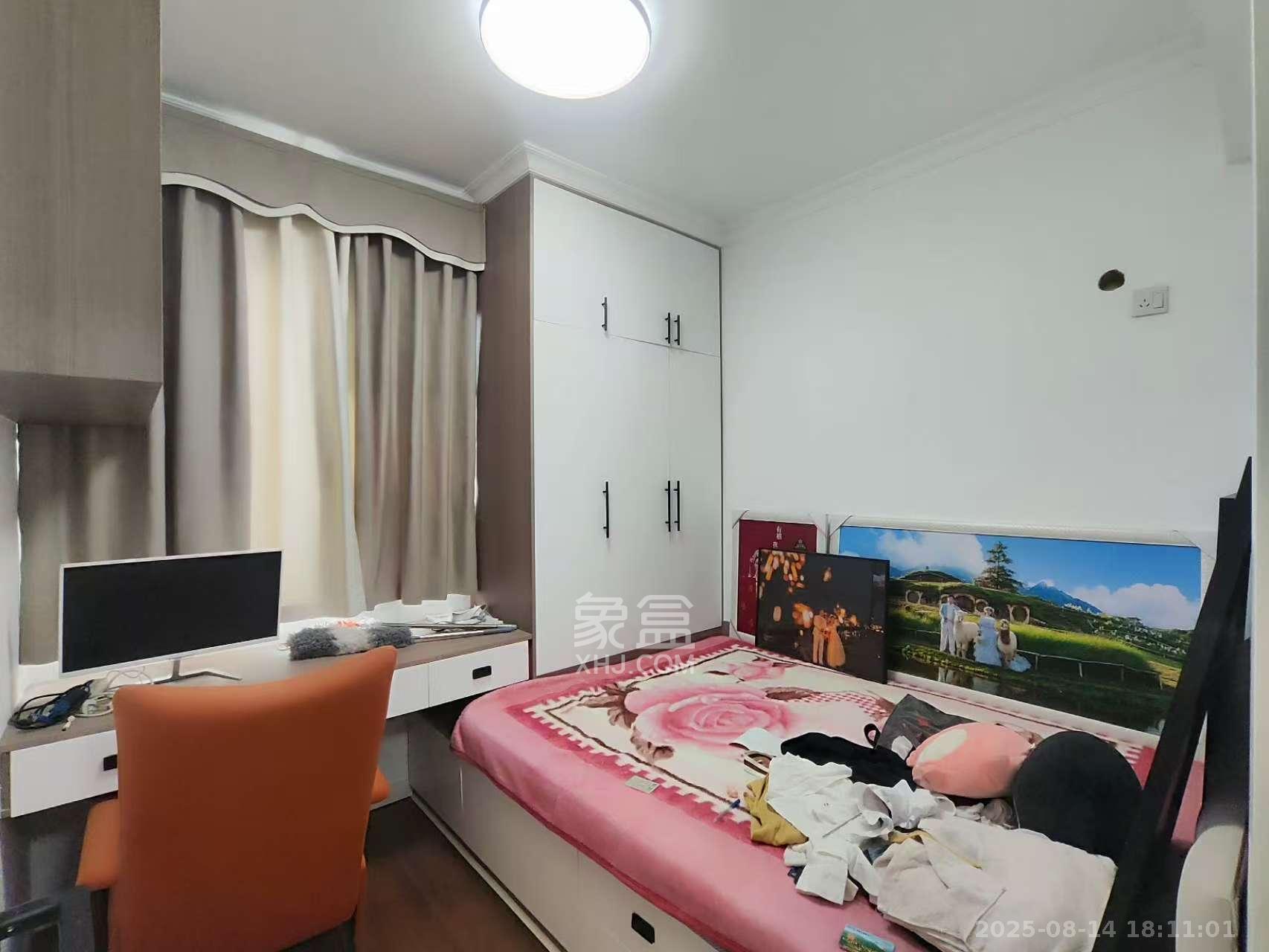 润和滨江广场(润和中央广场)  4室2厅2卫    3200.0元/月 润和滨江广场(润和中央广场)  4室2厅2卫    3200.0元/月室内图