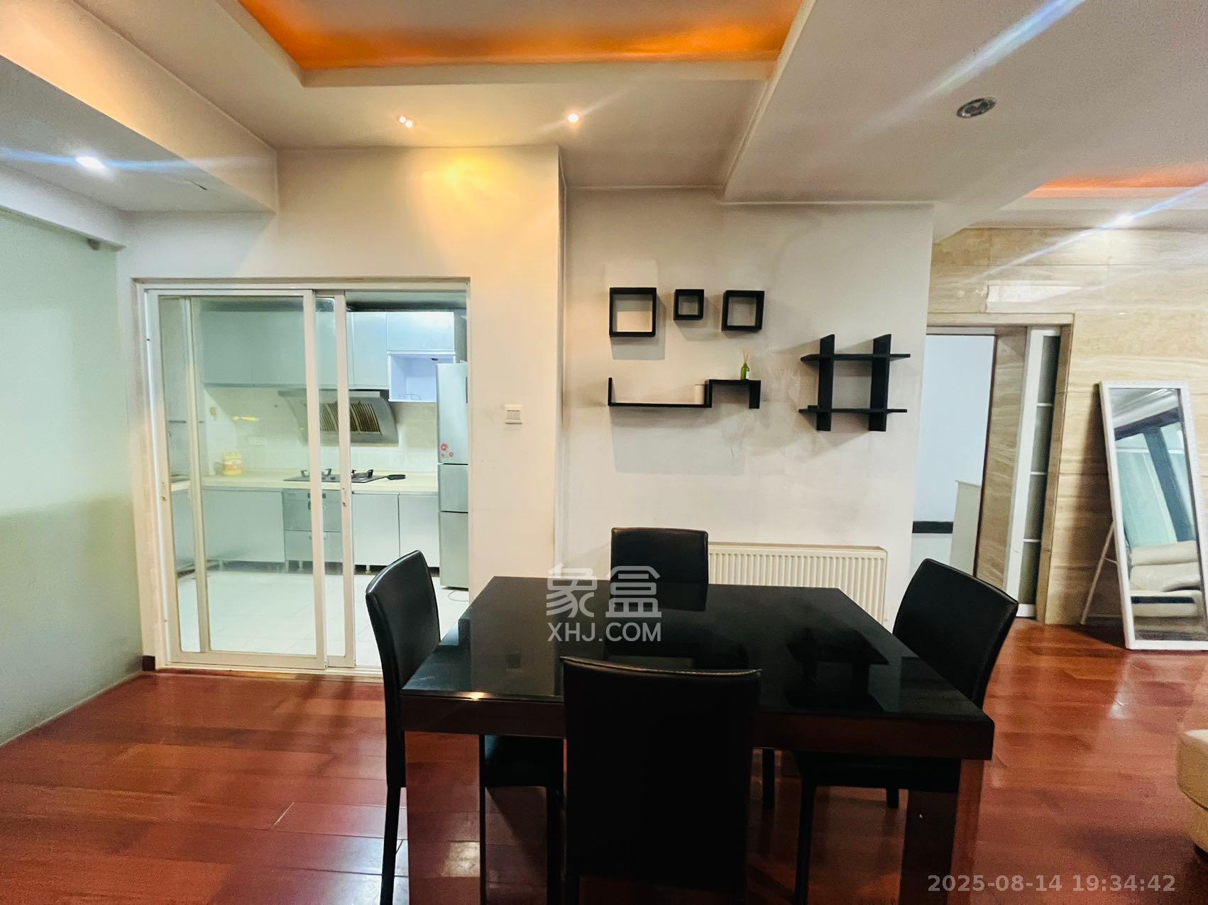 湘江北尚  3室2厅2卫    3200.0元/月室内图