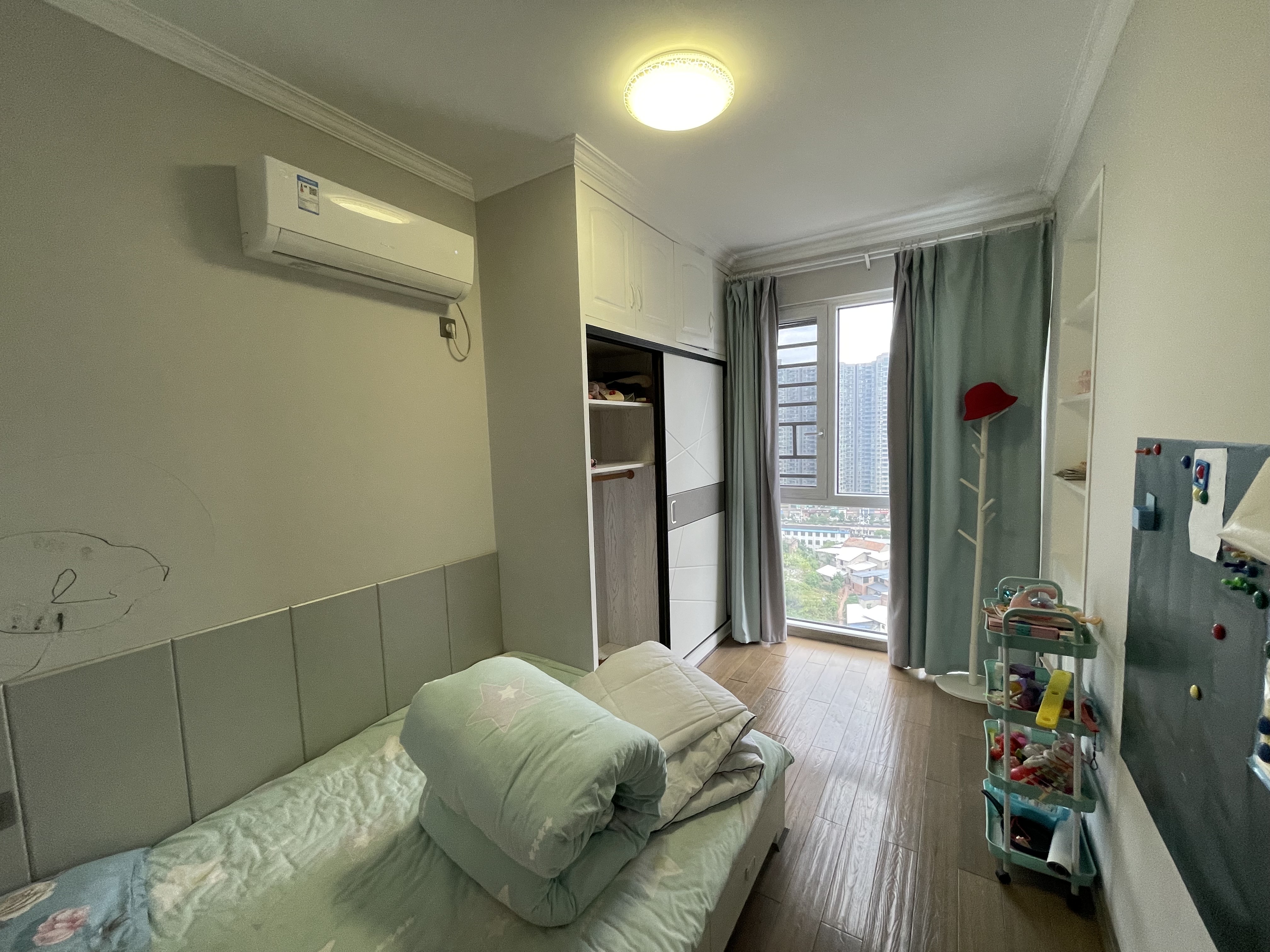 融冠亲城 1室0厅0卫 2600.0元/月 融冠亲城 1室0厅0卫 2600.0元/月室内图