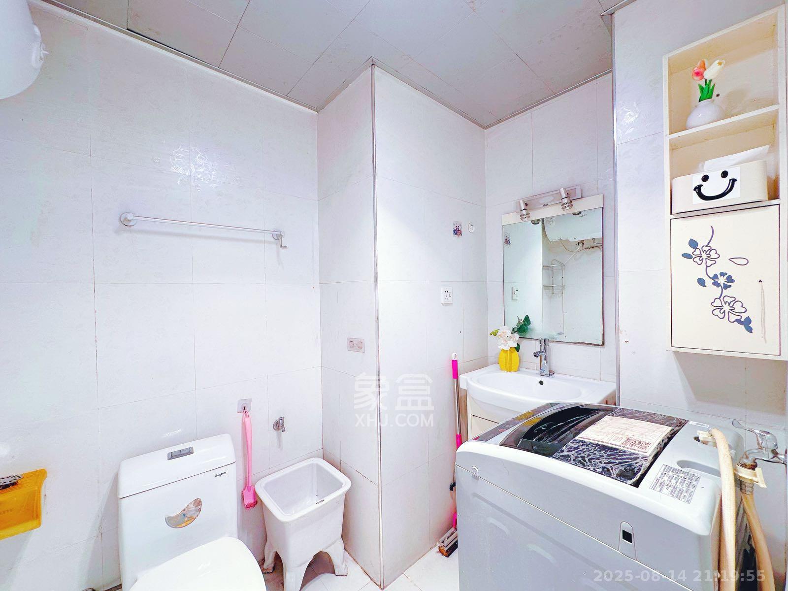 越界(天佑国际大厦)  1室1厅1卫    2000.0元/月 越界(天佑国际大厦)  1室1厅1卫    2000.0元/月室内图