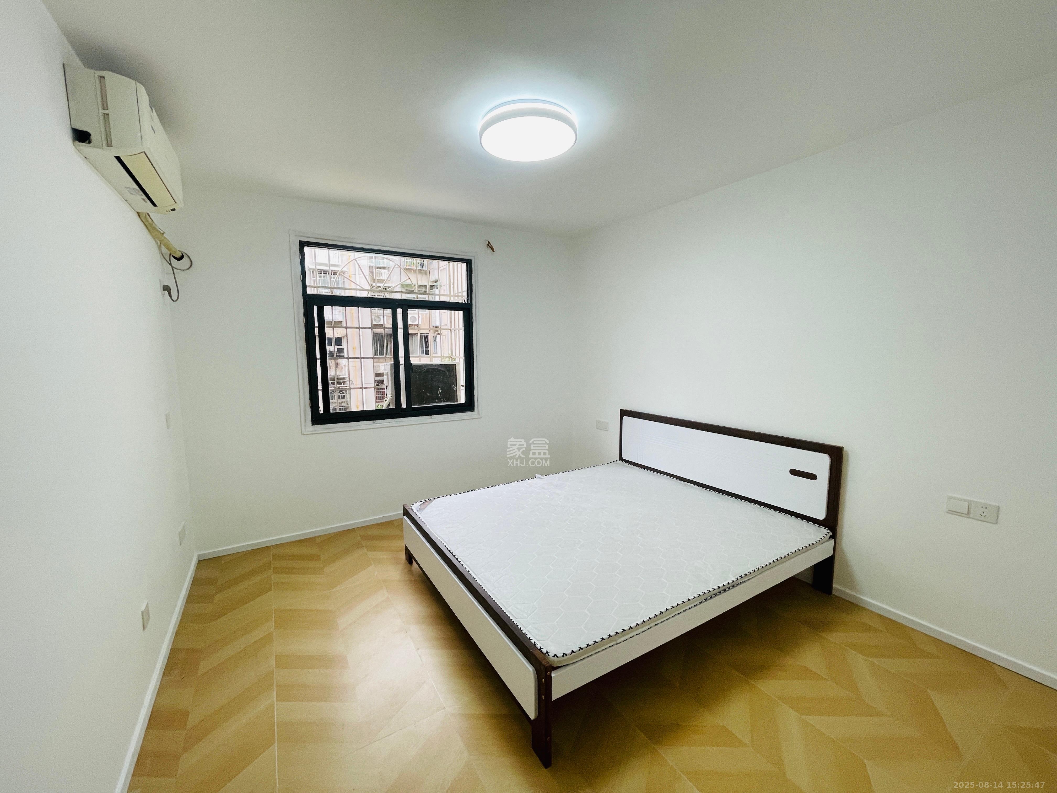 英才园三片  3室2厅1卫    2300.0元/月室内图