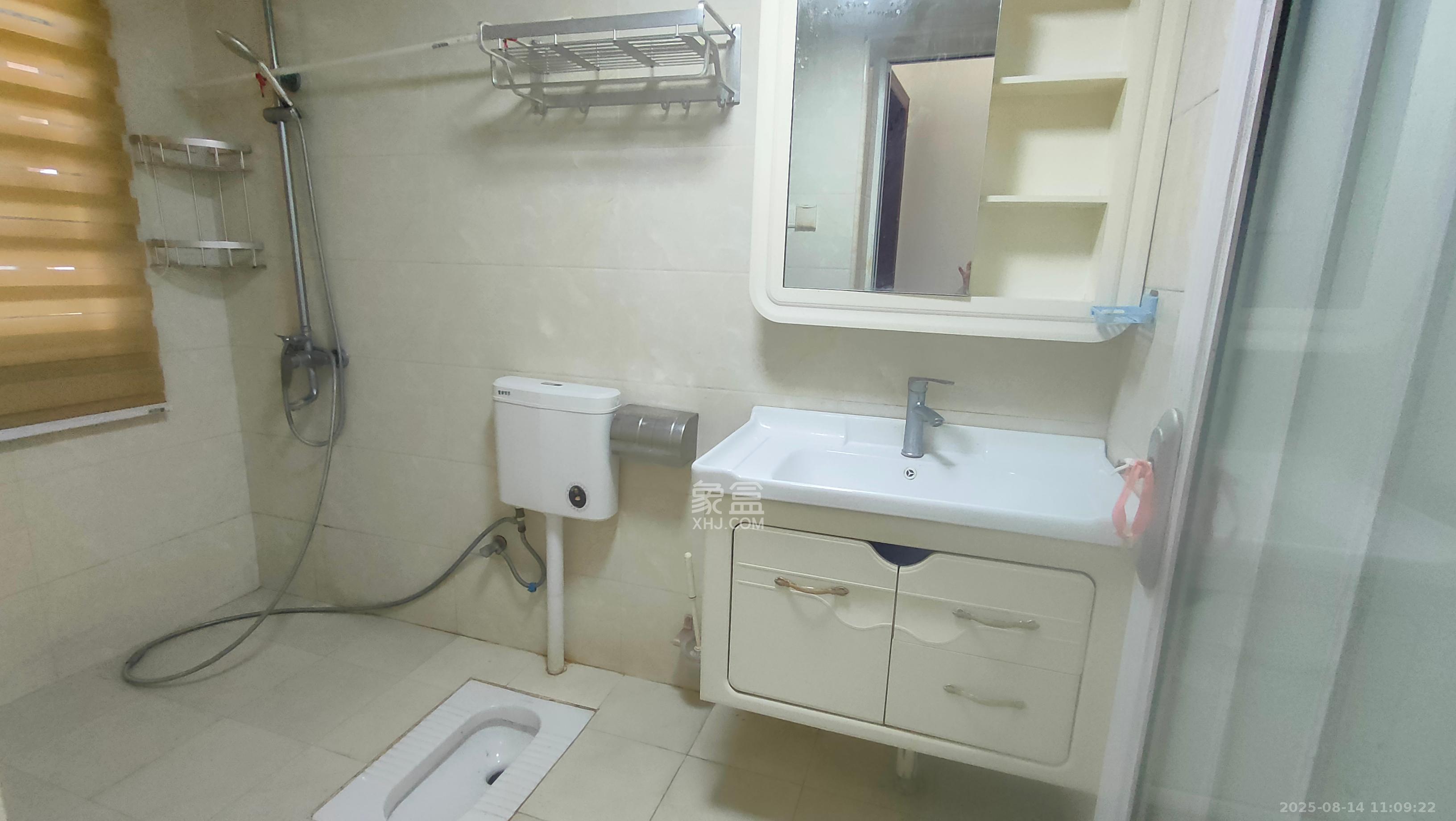 润和长郡(润和紫郡二三期) 4室2厅1卫 1800.0元/月 润和长郡(润和紫郡二三期) 4室2厅1卫 1800.0元/月室内图