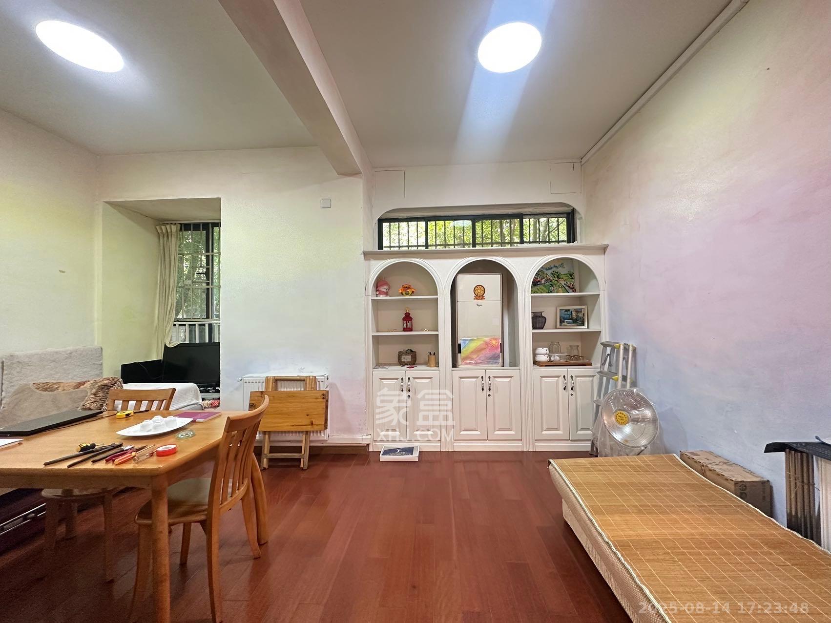 保利麓谷林语A区 3室2厅1卫 2600.0元/月 保利麓谷林语A区 3室2厅1卫 2600.0元/月室内图