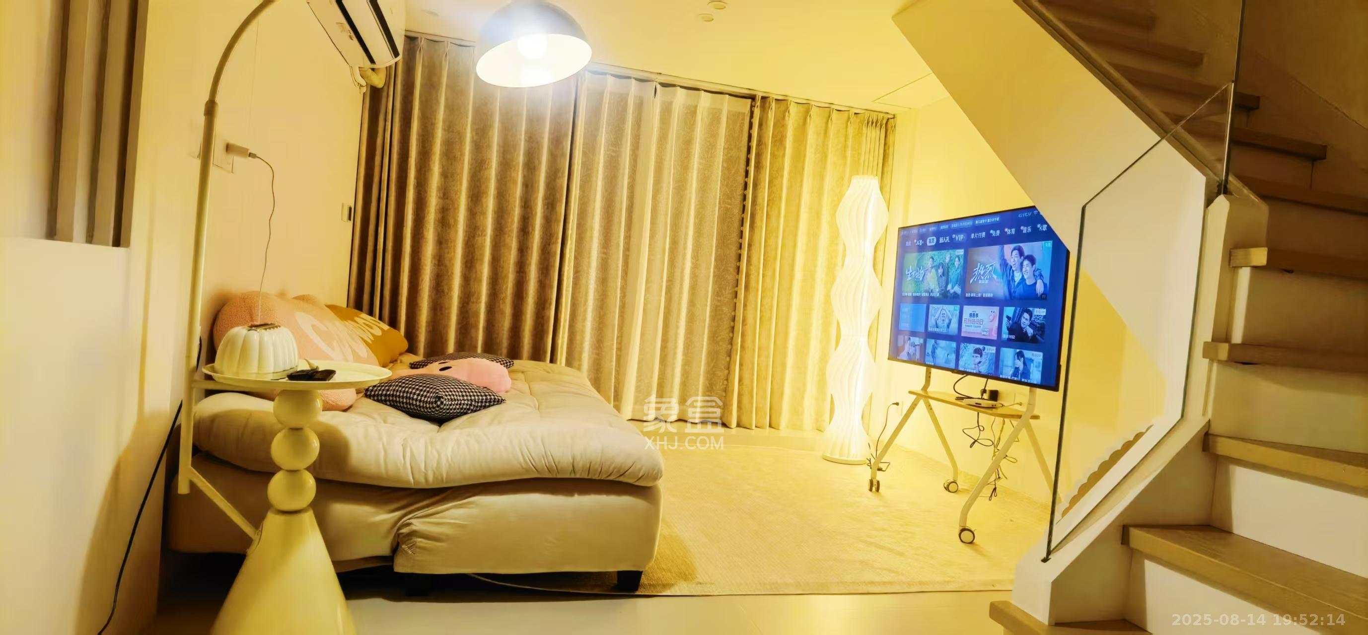 卓越中寰  2室1厅1卫    3188.0元/月 卓越中寰  2室1厅1卫    3188.0元/月室内图