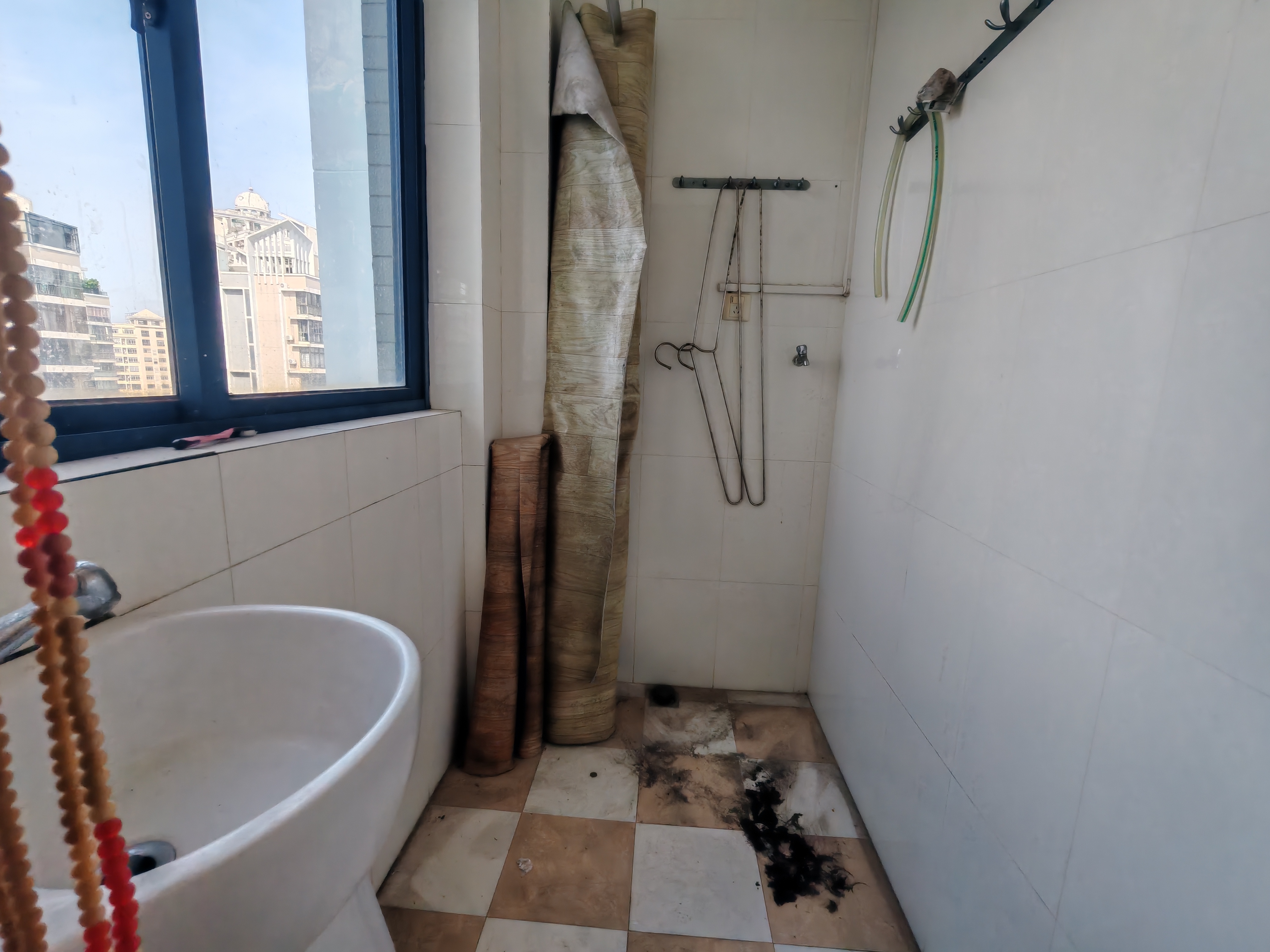 中洋花苑 4室2厅1卫 4000.0元/月 中洋花苑 4室2厅1卫 4000.0元/月室内图