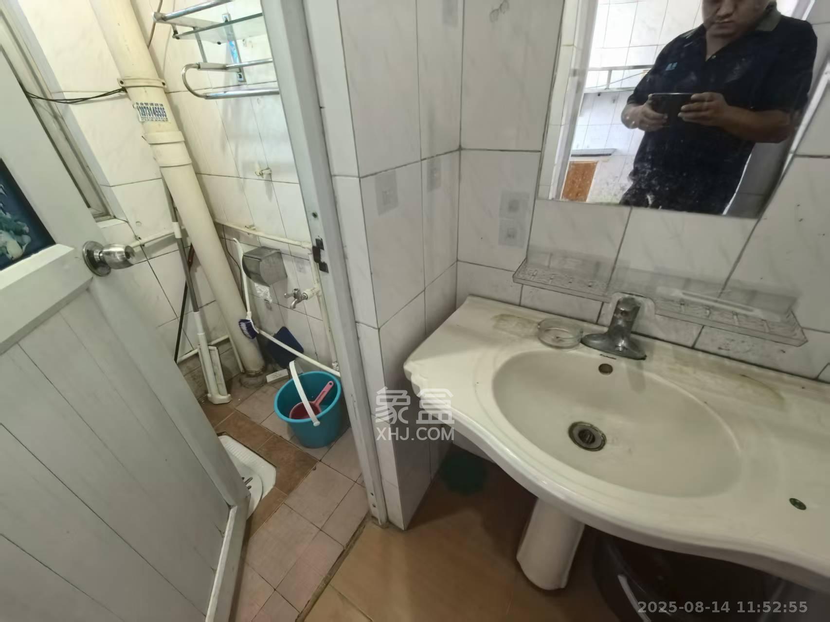 三湘小区  2室2厅1卫   1350.00元/月室内图