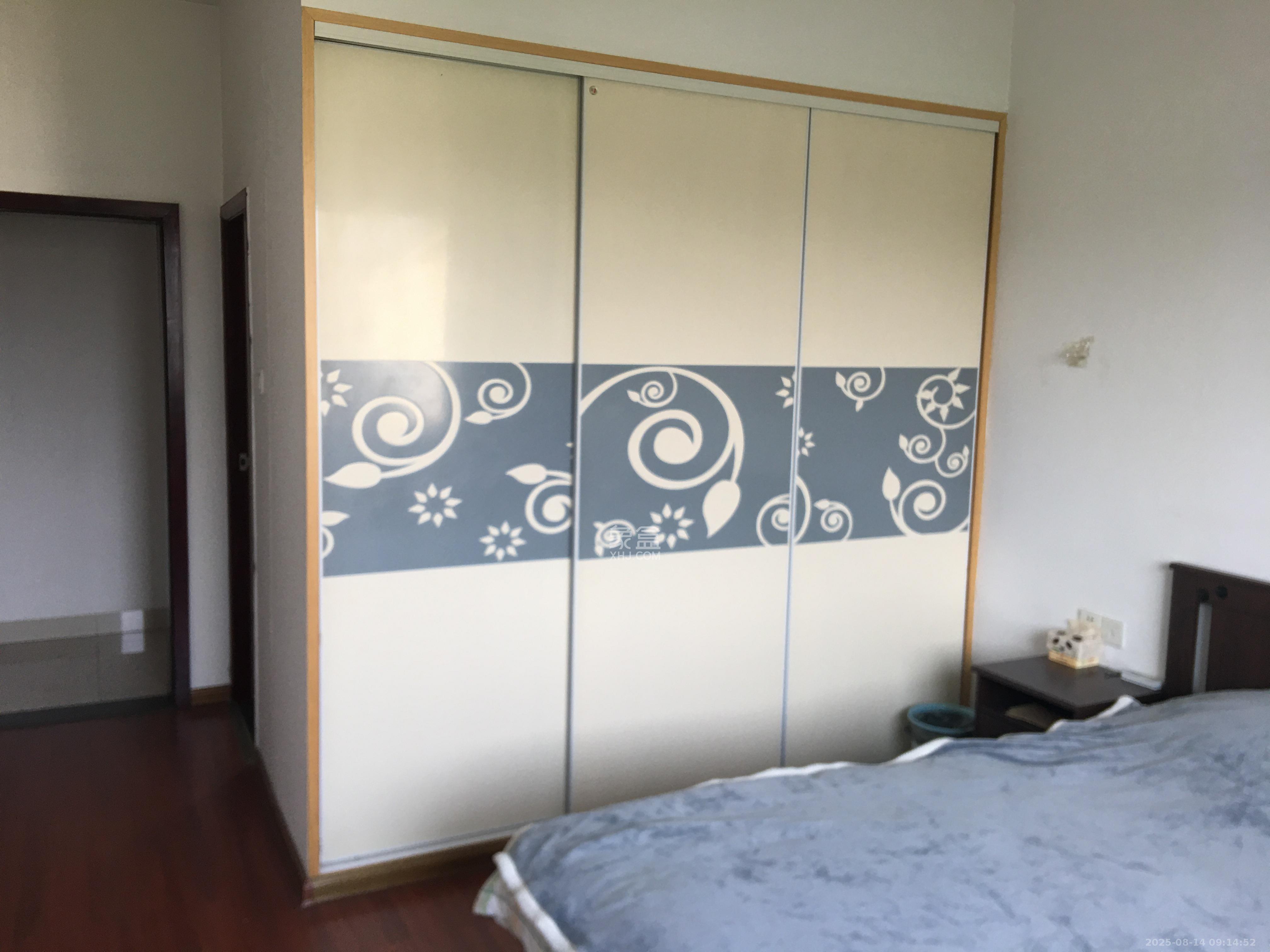 九峰小区(一二三四区) 3室2厅2卫 3800.0元/月 九峰小区(一二三四区) 3室2厅2卫 3800.0元/月室内图