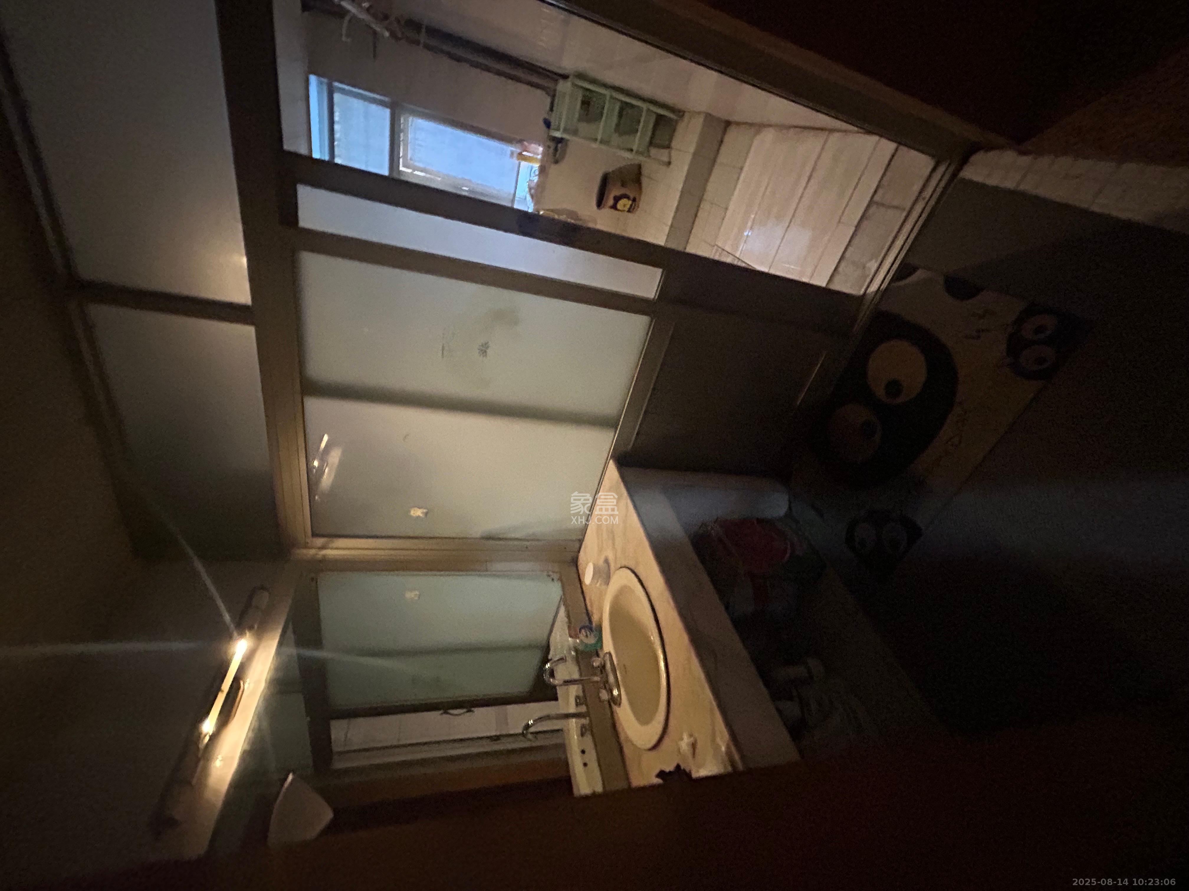 铭园小区  4室2厅2卫   3200.00元/月室内图