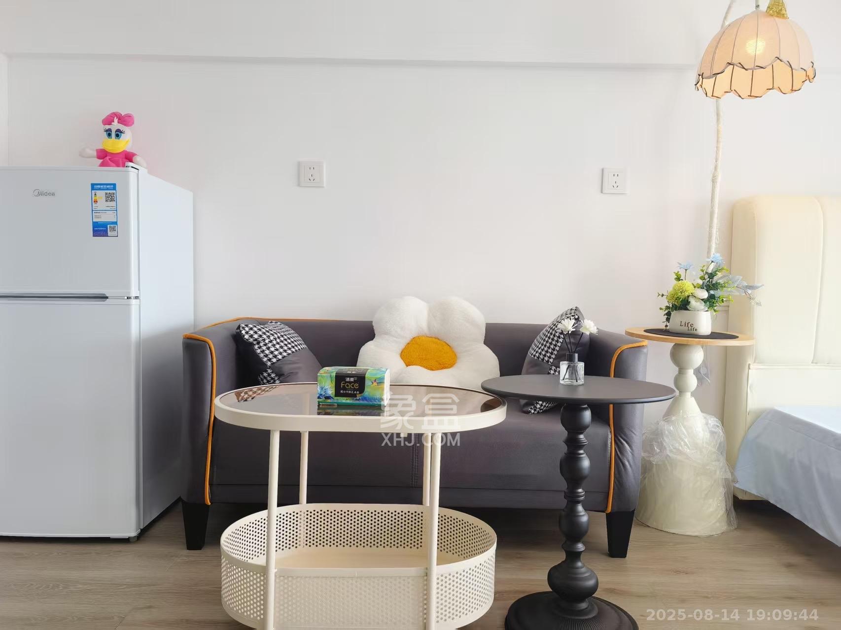 中海阅溪府 1室1厅1卫 1200.0元/月 中海阅溪府 1室1厅1卫 1200.0元/月室内图