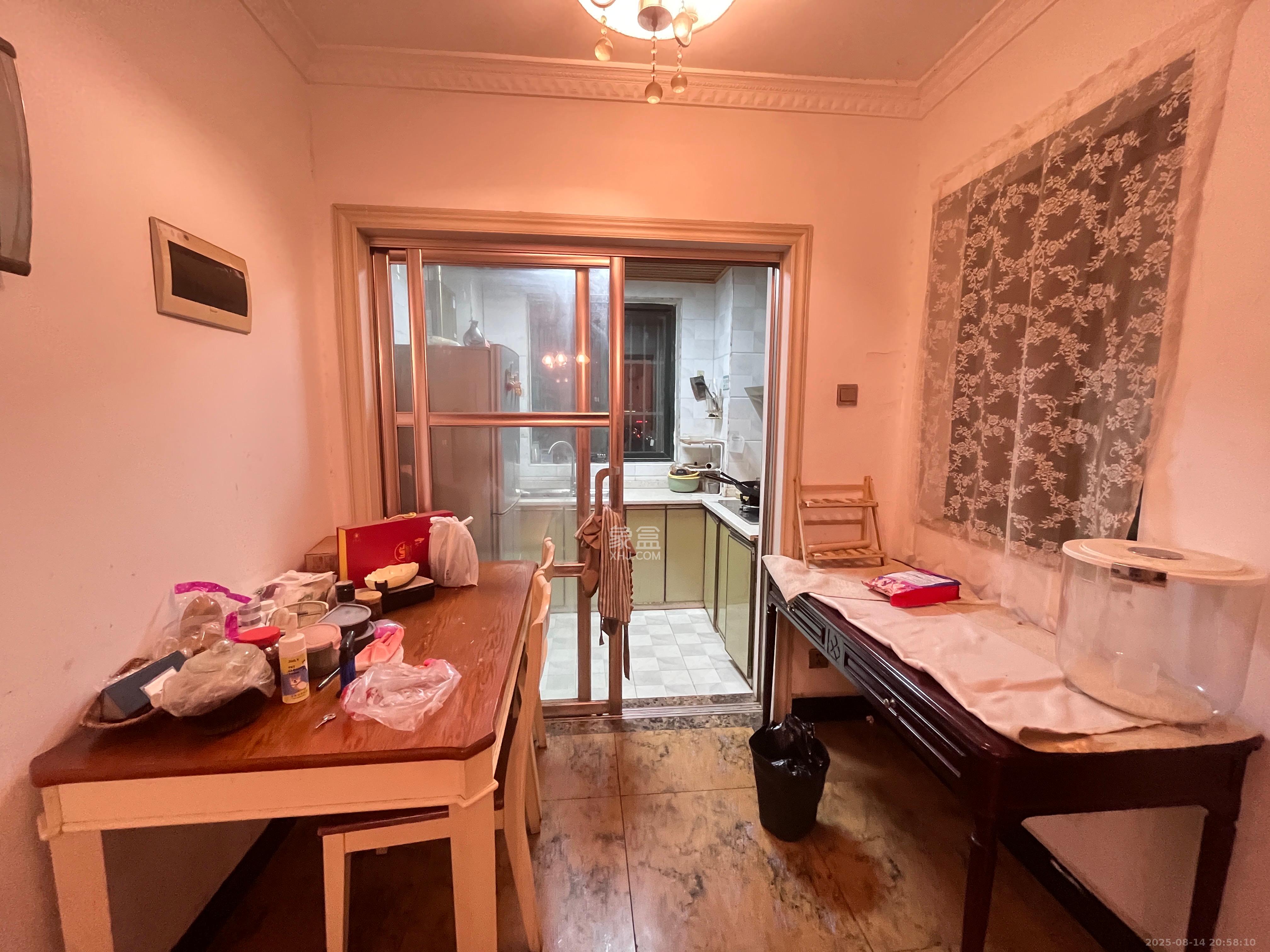 东玺门 3室2厅2卫 2400.0元/月 东玺门 3室2厅2卫 2400.0元/月室内图