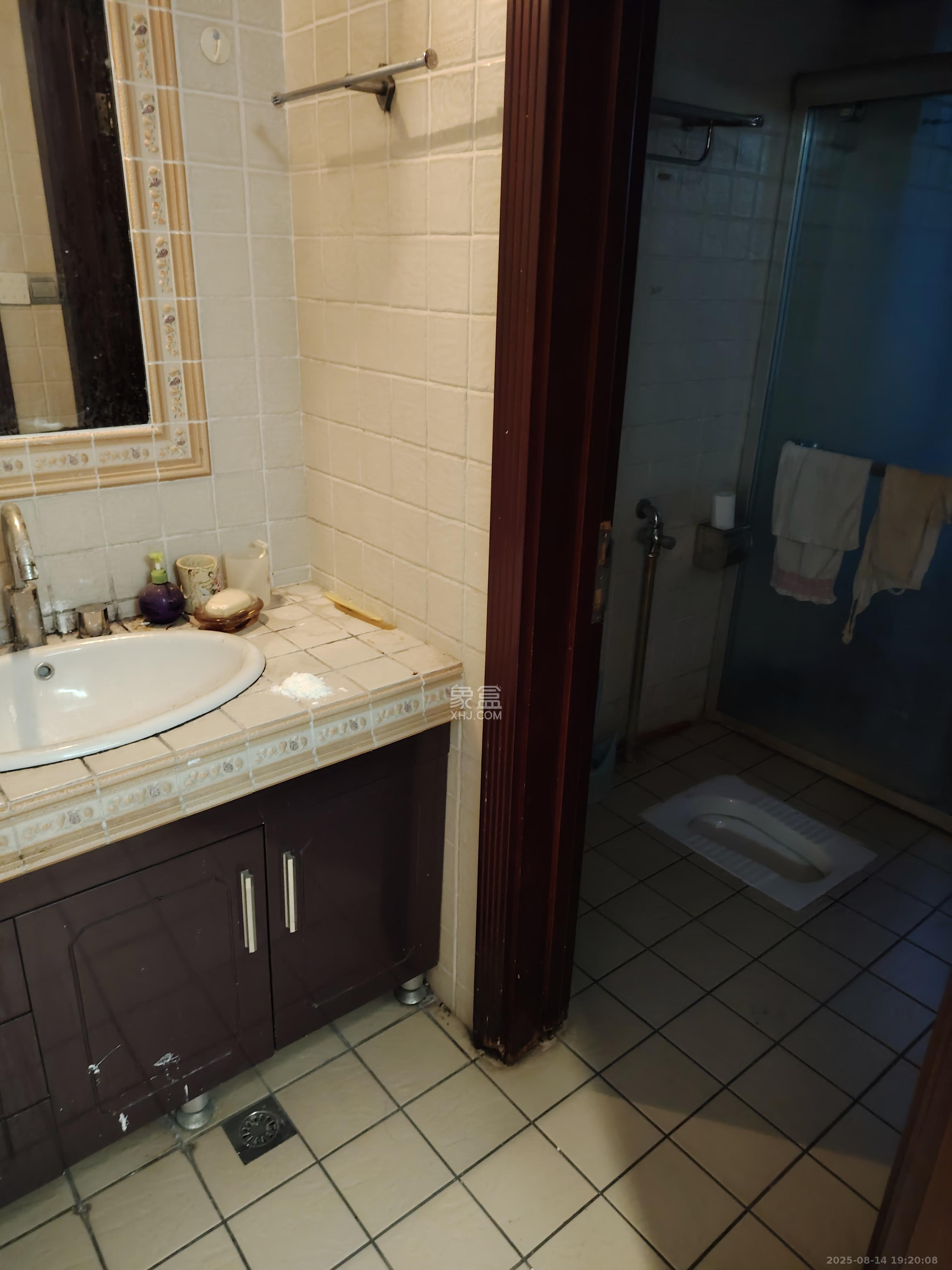 世嘉国际华城 4室2厅2卫 3300.0元/月 世嘉国际华城 4室2厅2卫 3300.0元/月室内图