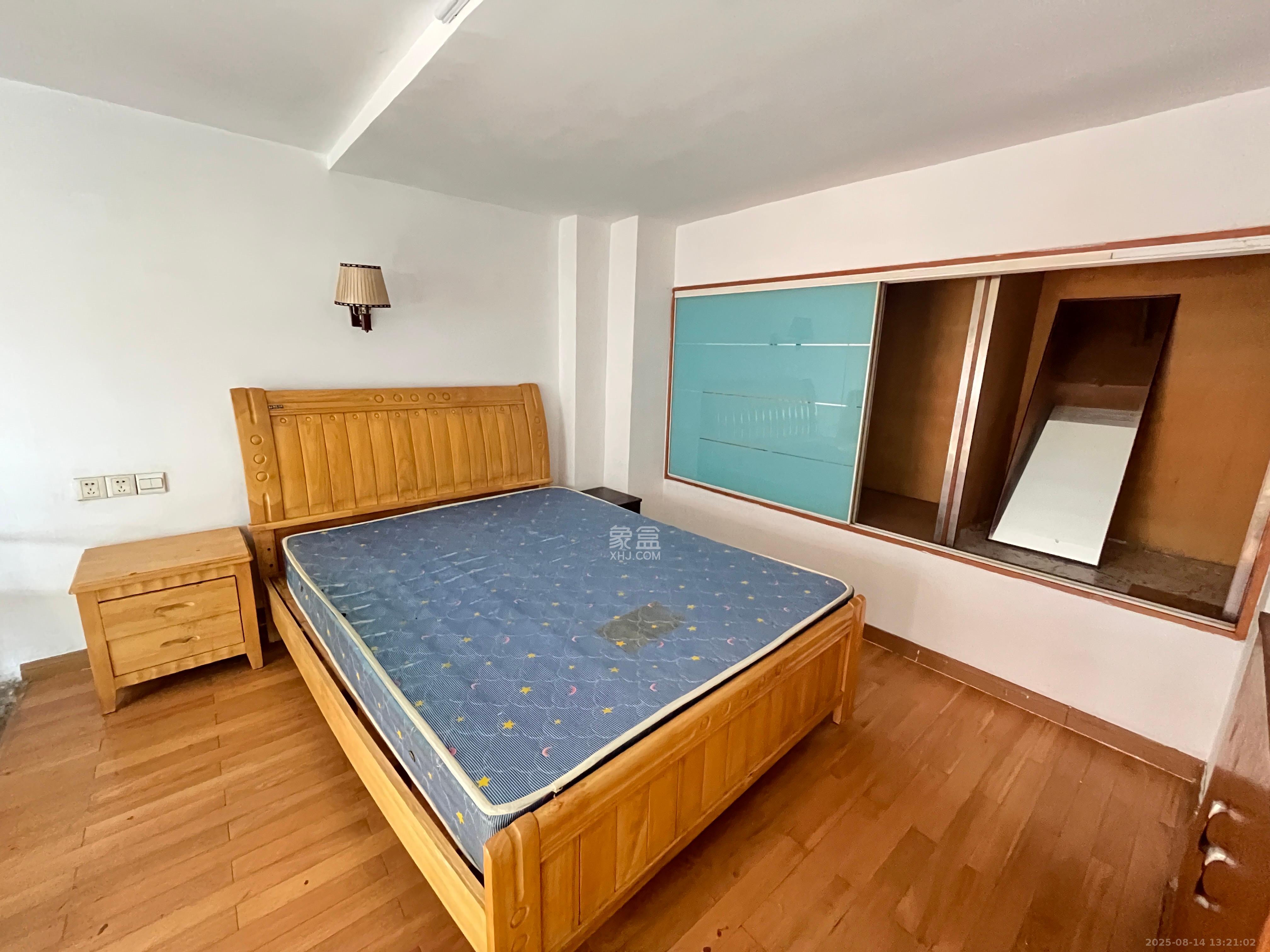 他城（天鸿时代公寓）  1室1厅1卫    1100.0元/月室内图