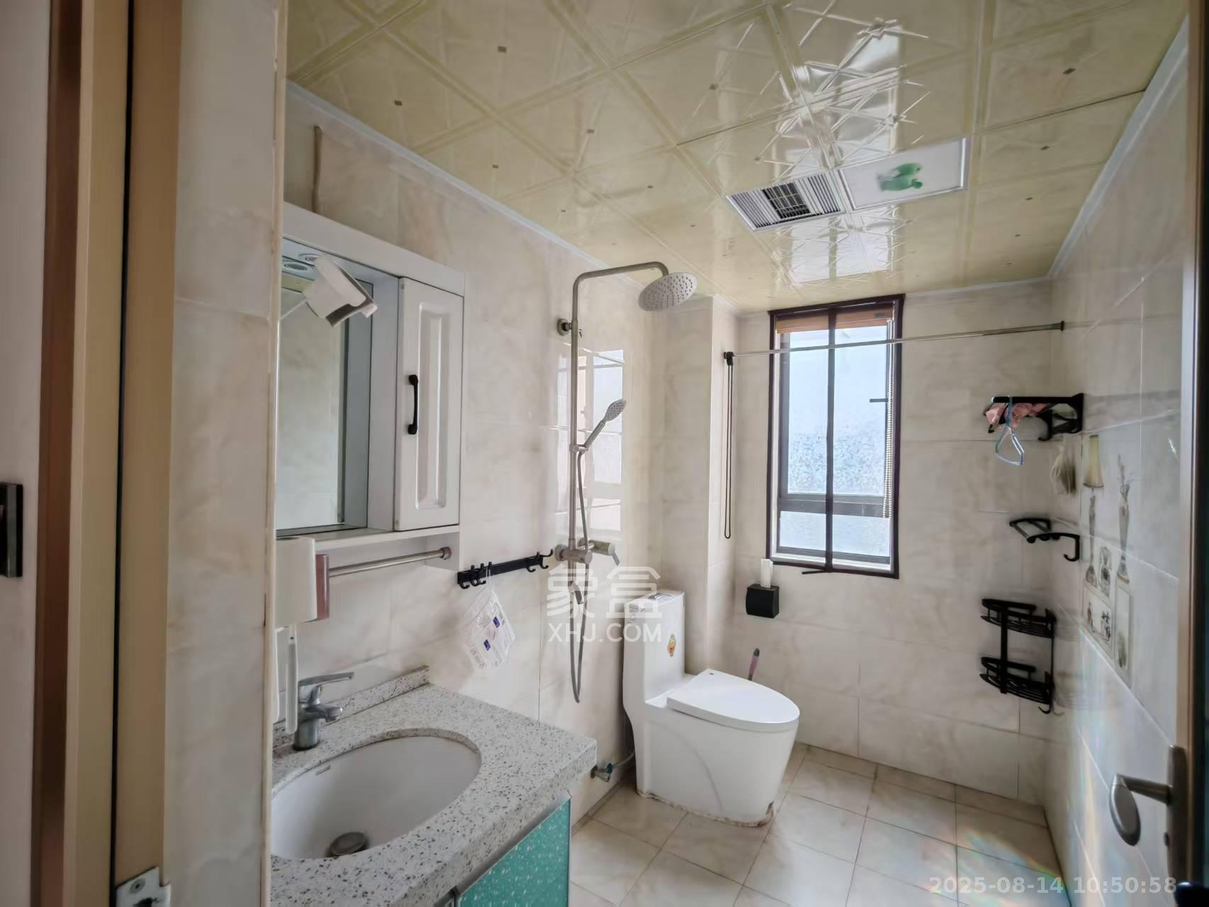 汇金城/嘉华城(二期、三期)  3室2厅2卫    3000.0元/月 汇金城/嘉华城(二期、三期)  3室2厅2卫    3000.0元/月室内图