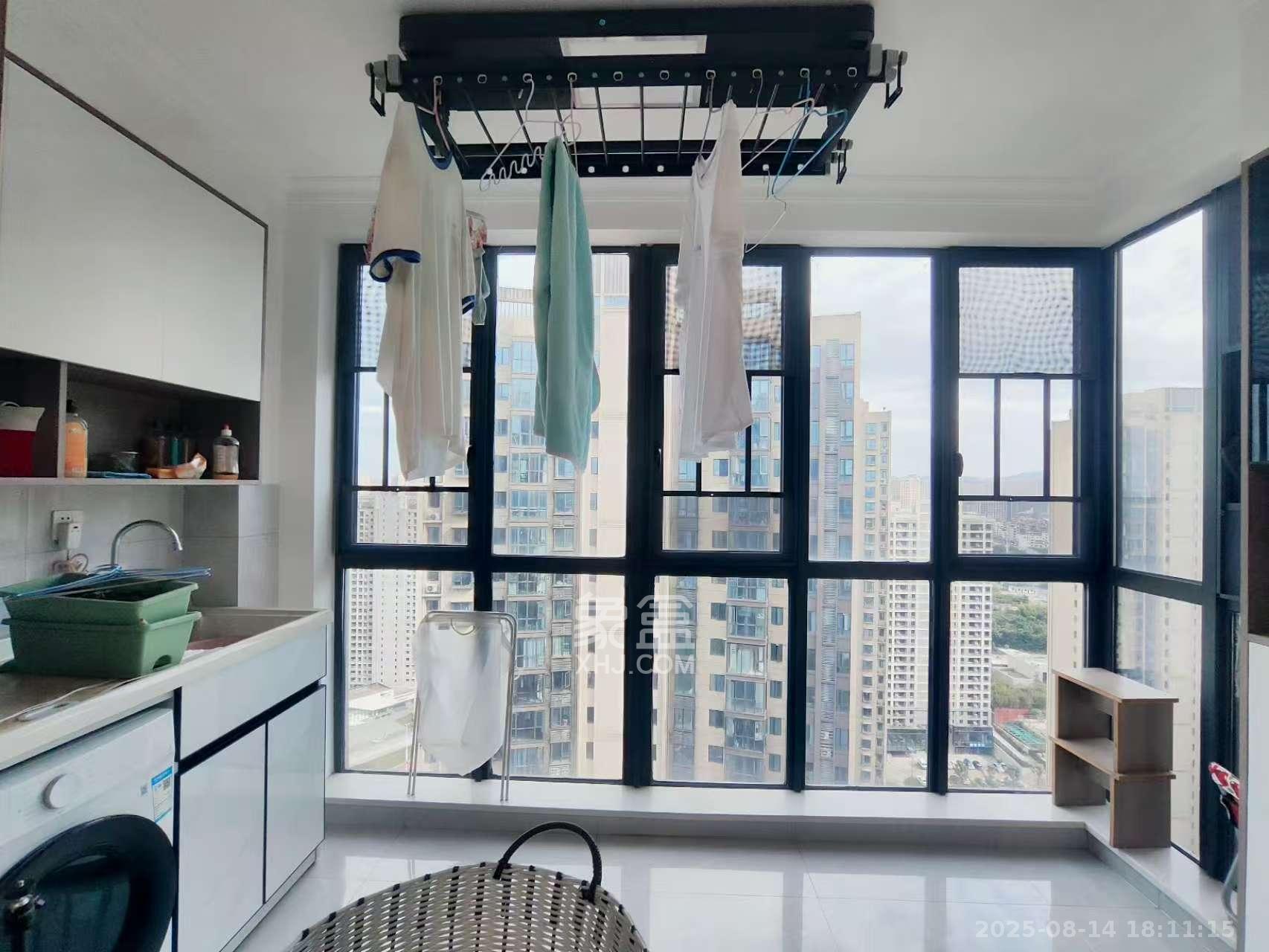 润和滨江广场(润和中央广场)  4室2厅2卫    3200.0元/月 润和滨江广场(润和中央广场)  4室2厅2卫    3200.0元/月室内图