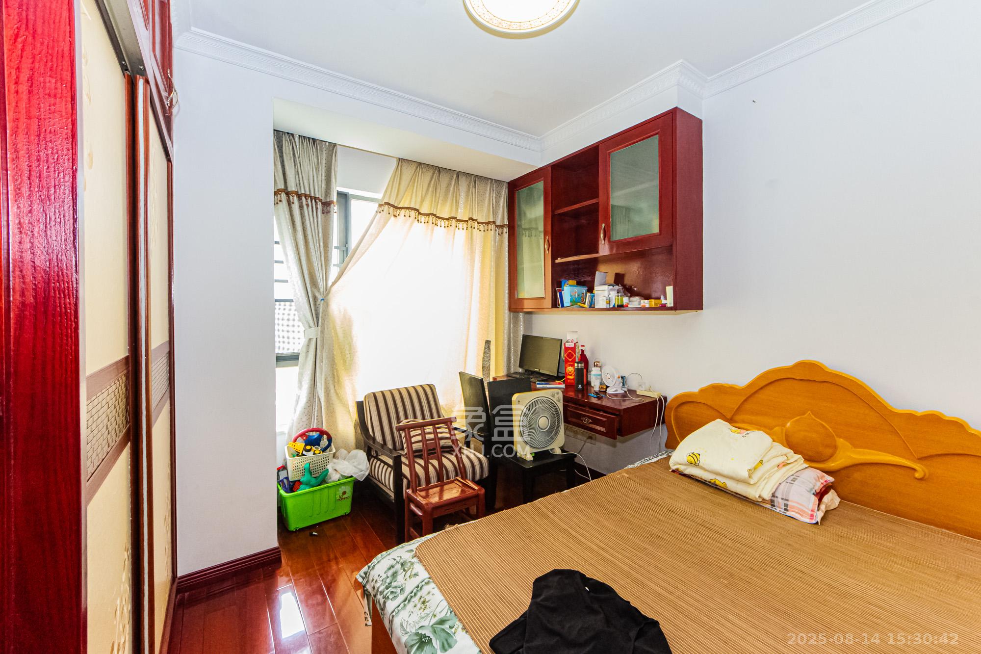 英祥春天 3室2厅2卫 2500.0元/月 英祥春天 3室2厅2卫 2500.0元/月室内图