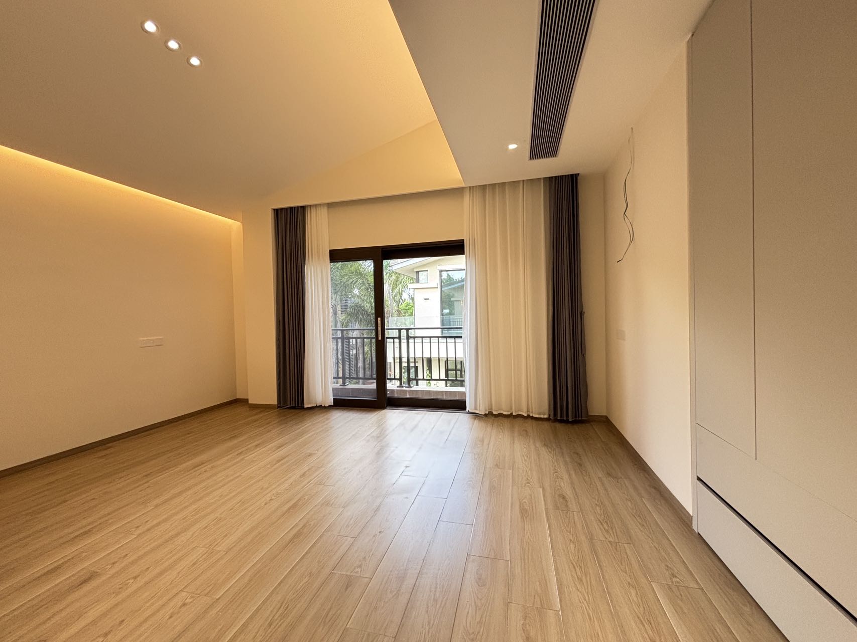 万科浪琴湾  5室3厅4卫    1198.0万 万科浪琴湾  5室3厅4卫    1198.0万室内图