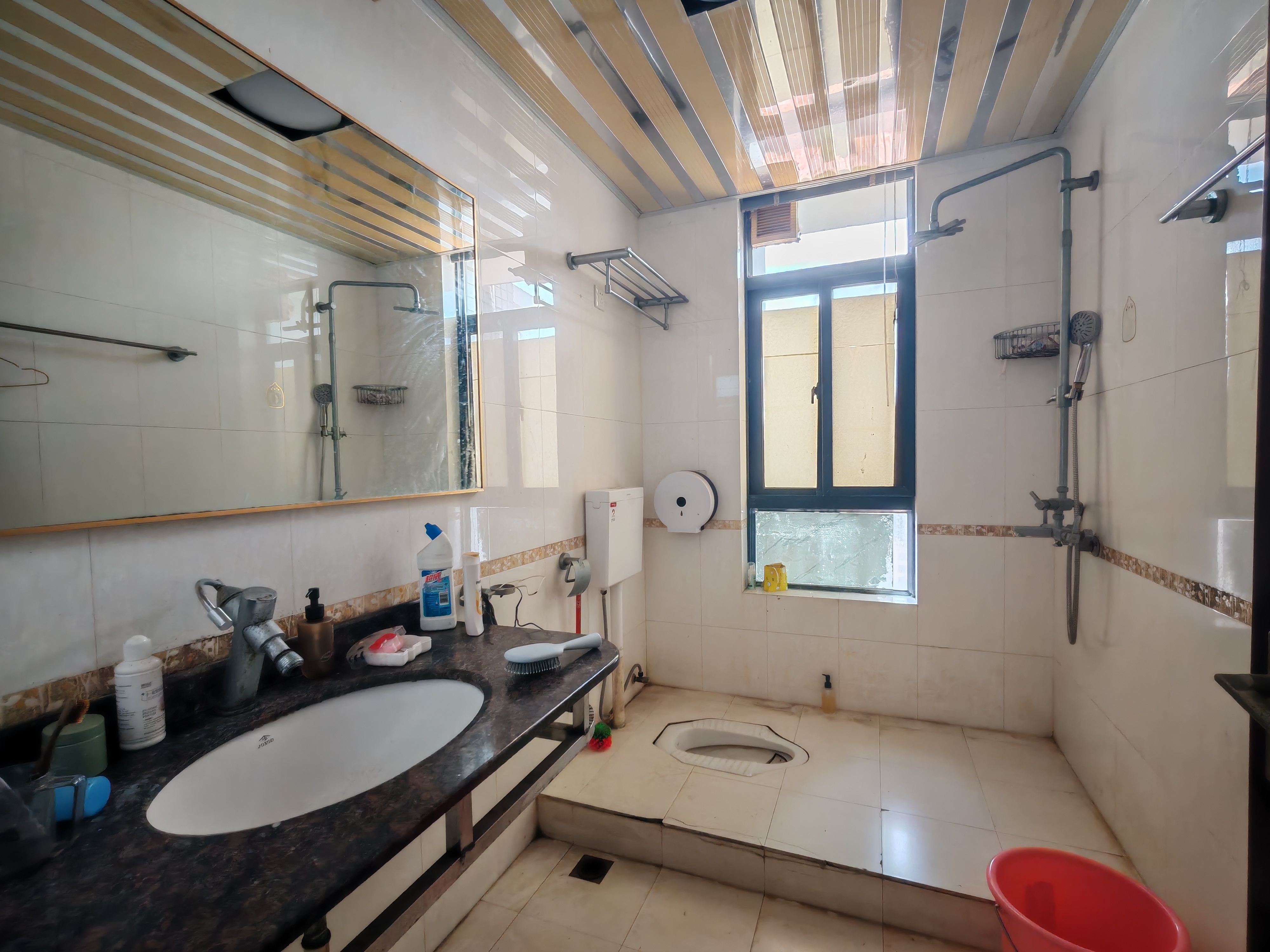 中洋花苑 4室2厅1卫 4000.0元/月 中洋花苑 4室2厅1卫 4000.0元/月室内图