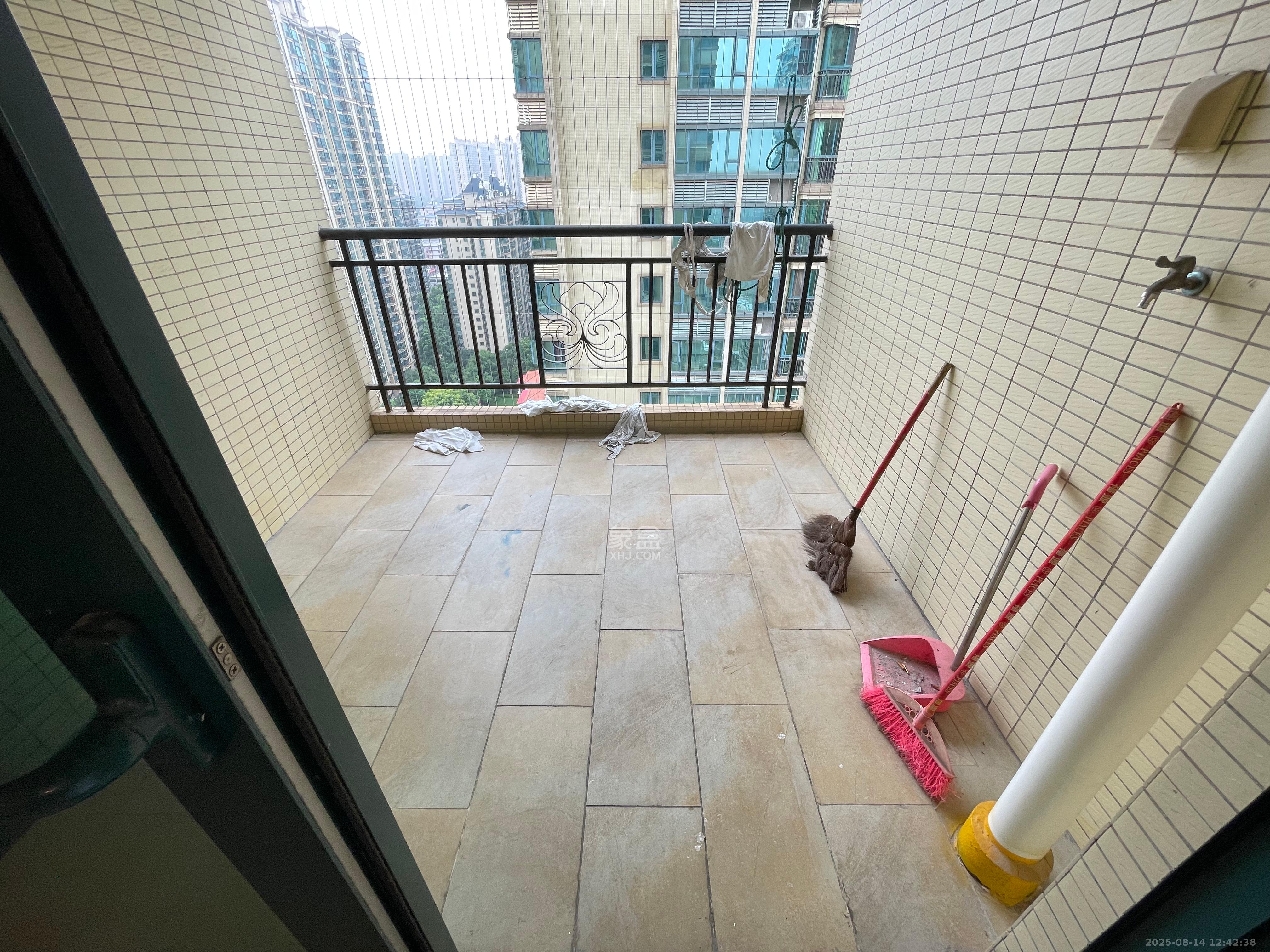 恒大名都 4室2厅1卫 2200.0元/月 恒大名都 4室2厅1卫 2200.0元/月室内图