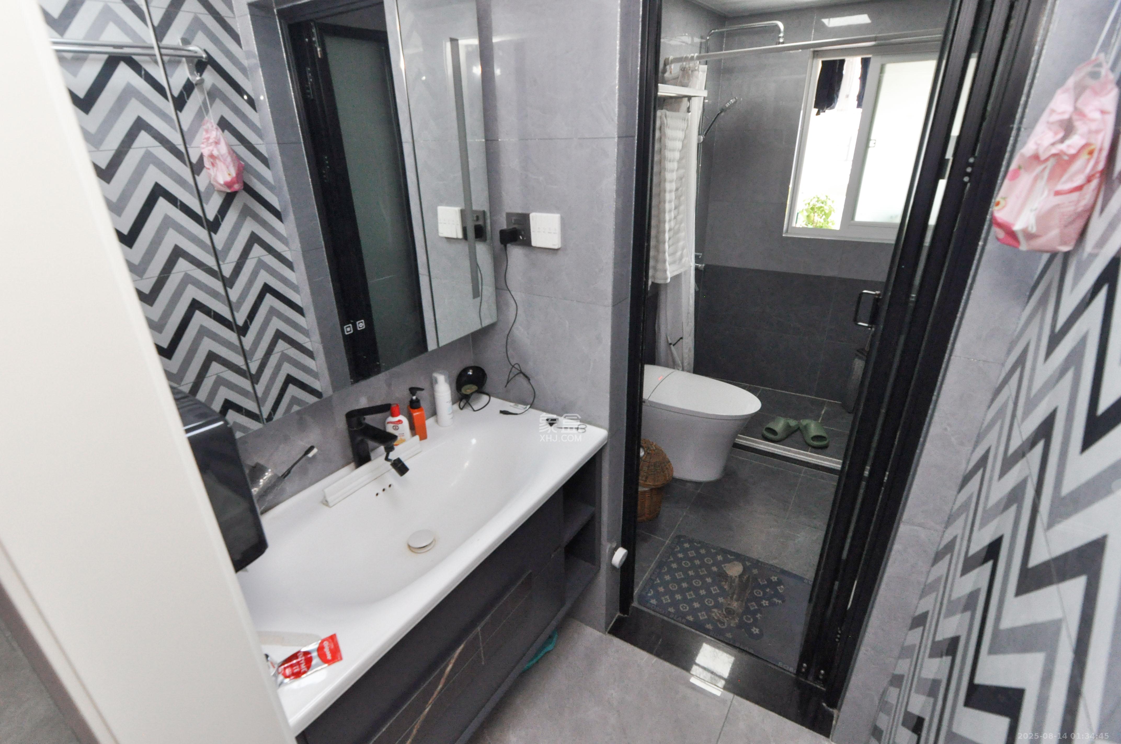 谋房博客(博客天街) 3室2厅2卫 108.0万 谋房博客(博客天街) 3室2厅2卫 108.0万卫生间