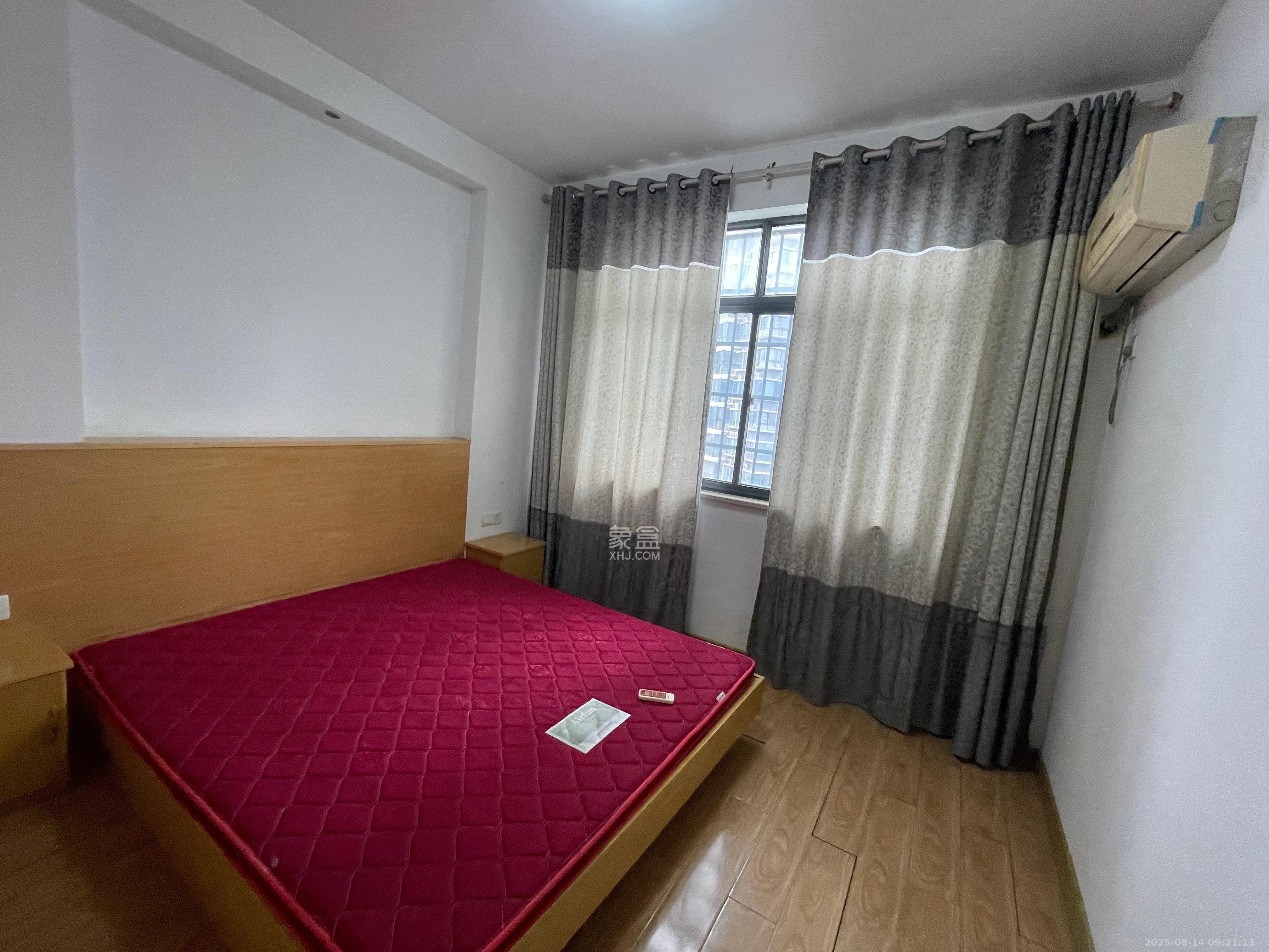 新府华城 1室1厅1卫 1200.0元/月 新府华城 1室1厅1卫 1200.0元/月室内图