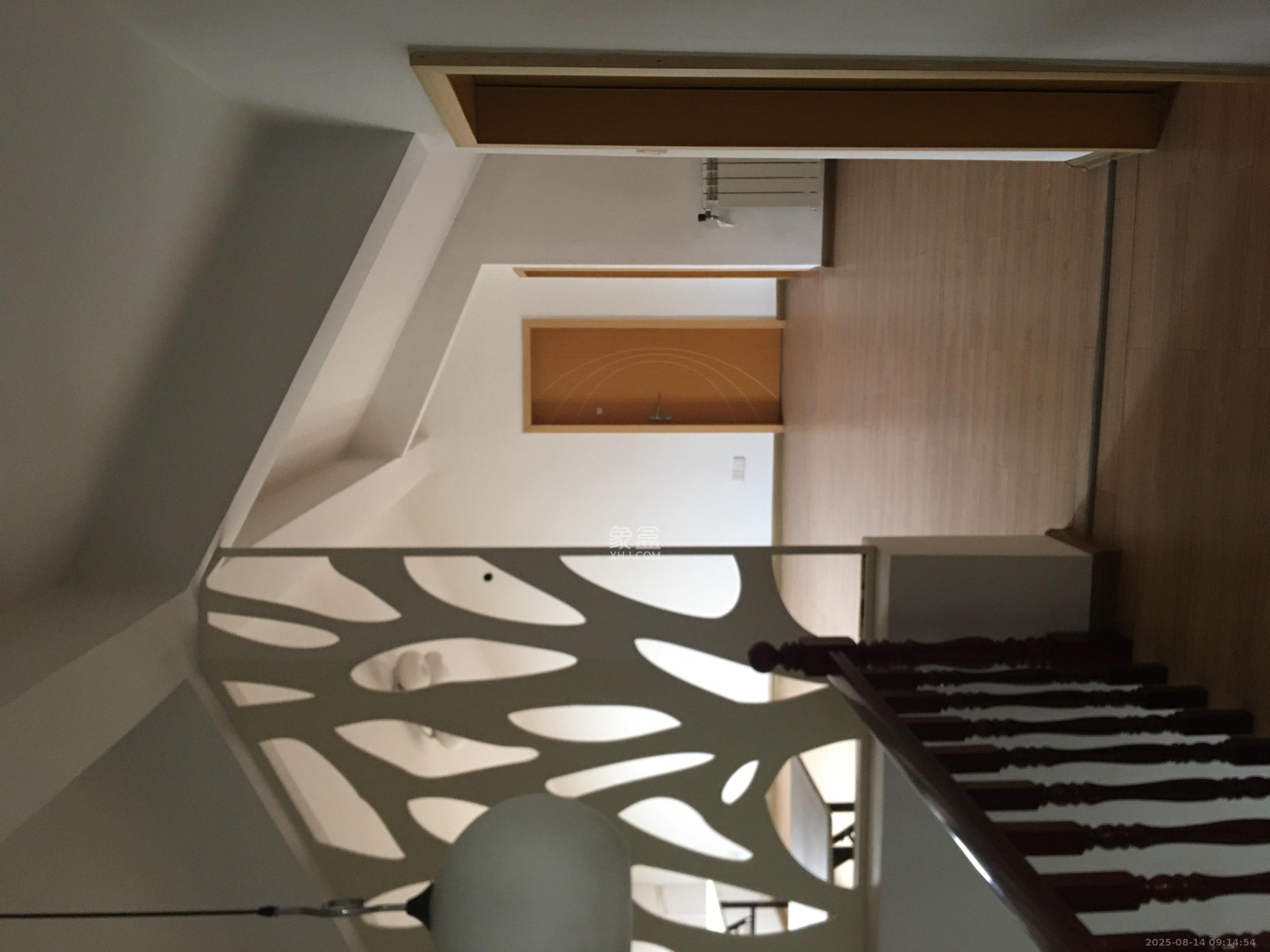 九峰小区(一二三四区) 3室2厅2卫 3800.0元/月 九峰小区(一二三四区) 3室2厅2卫 3800.0元/月室内图