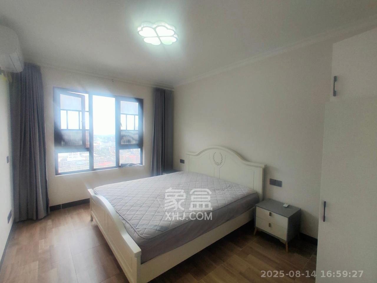 正荣财富中心 3室2厅1卫 2600.0元/月 正荣财富中心 3室2厅1卫 2600.0元/月室内图